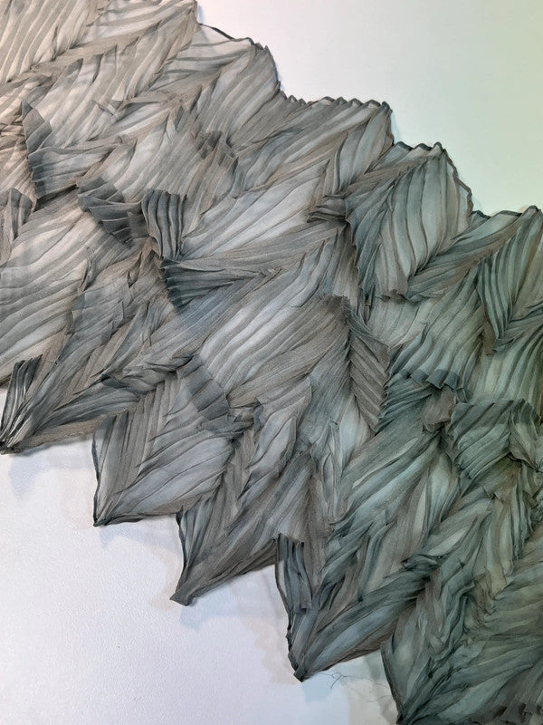 VINTAGE pleated grey mini scarf