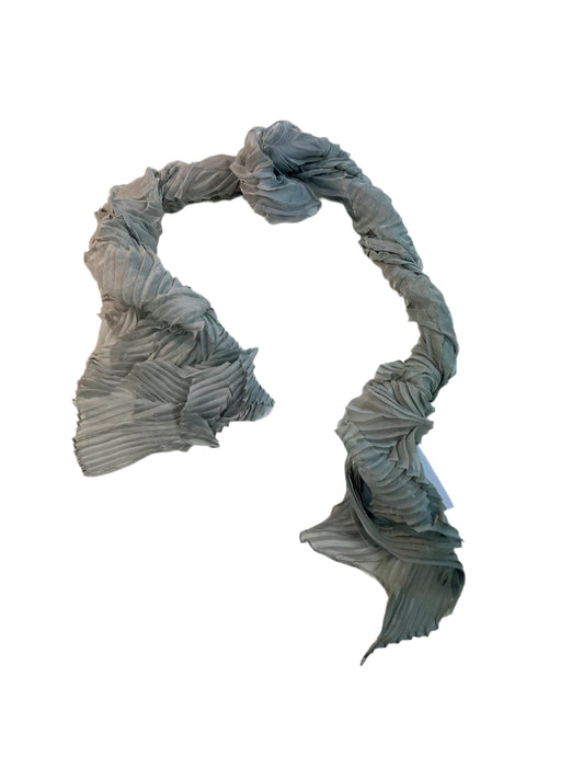 VINTAGE pleated grey mini scarf
