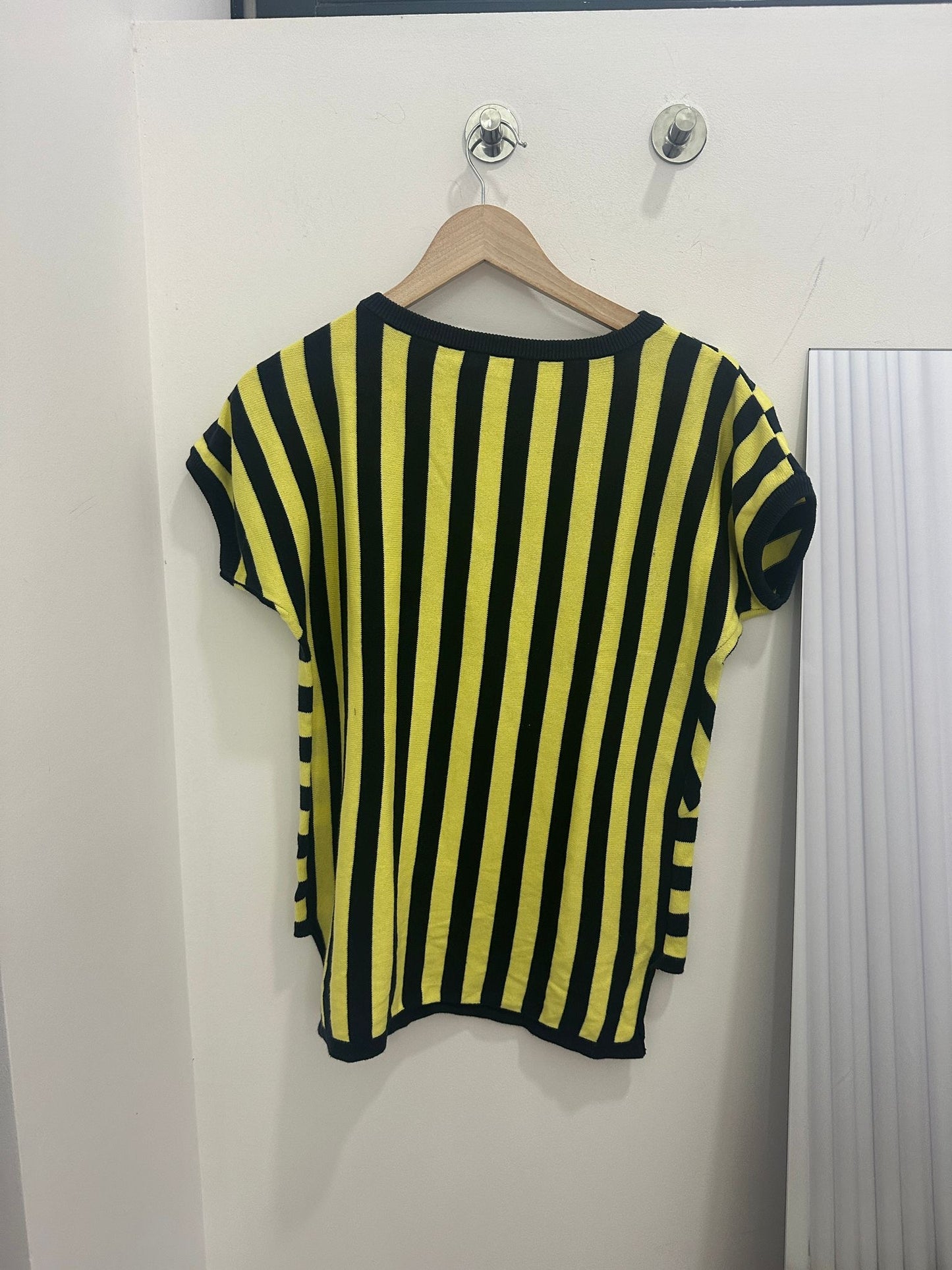 VINTAGE stripped tee (M)