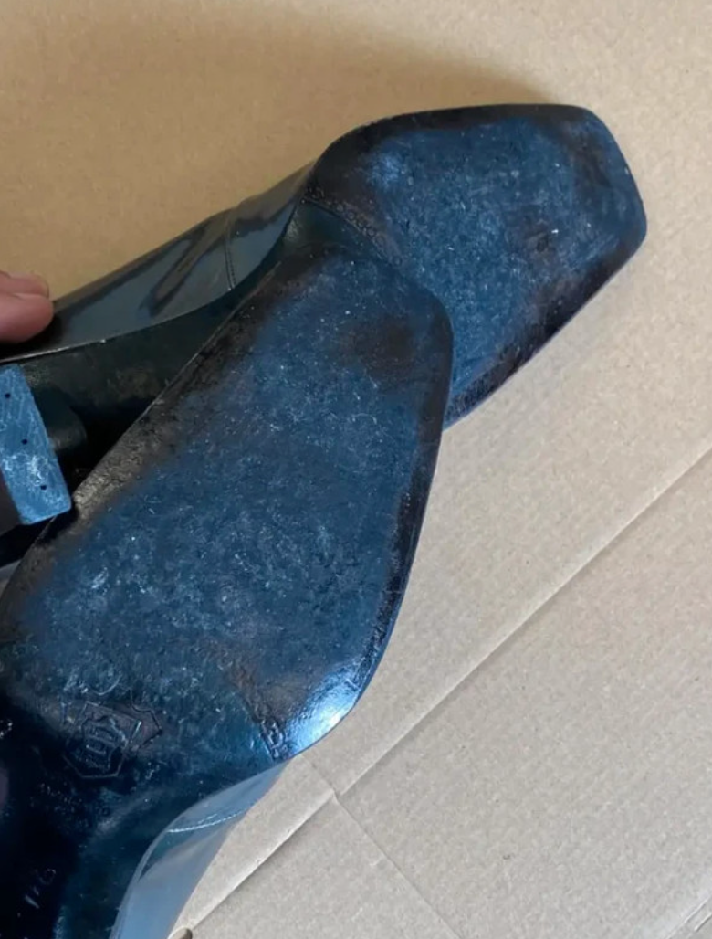 BALMAIN silver leather pumps (38)