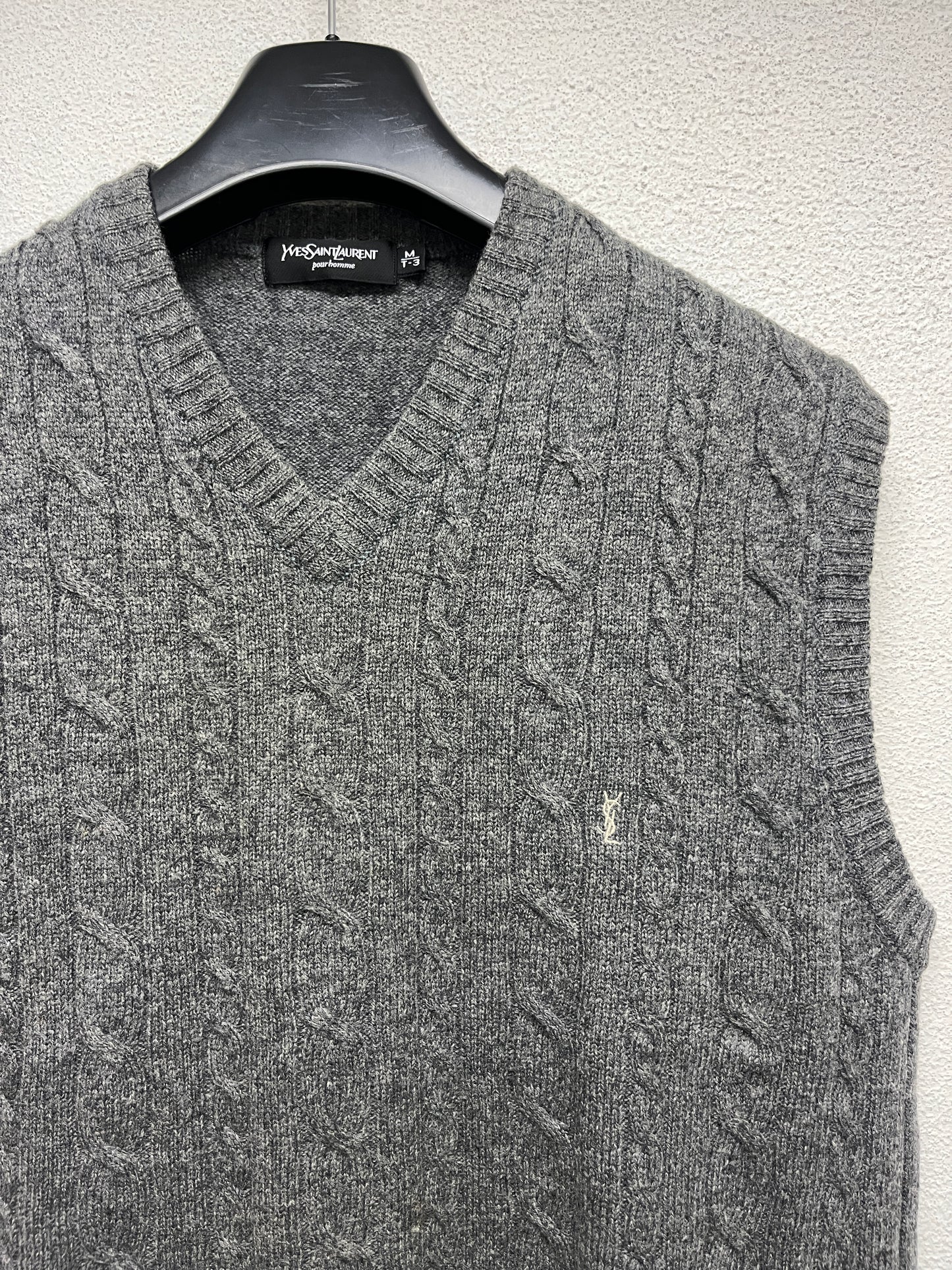 YVES SAINT LAURENT wool grey cable knit vest (M)