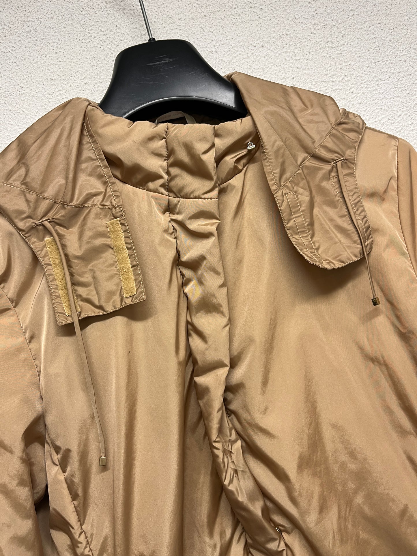 MAX MARA camel nylon zip-up puffer jacket (S)