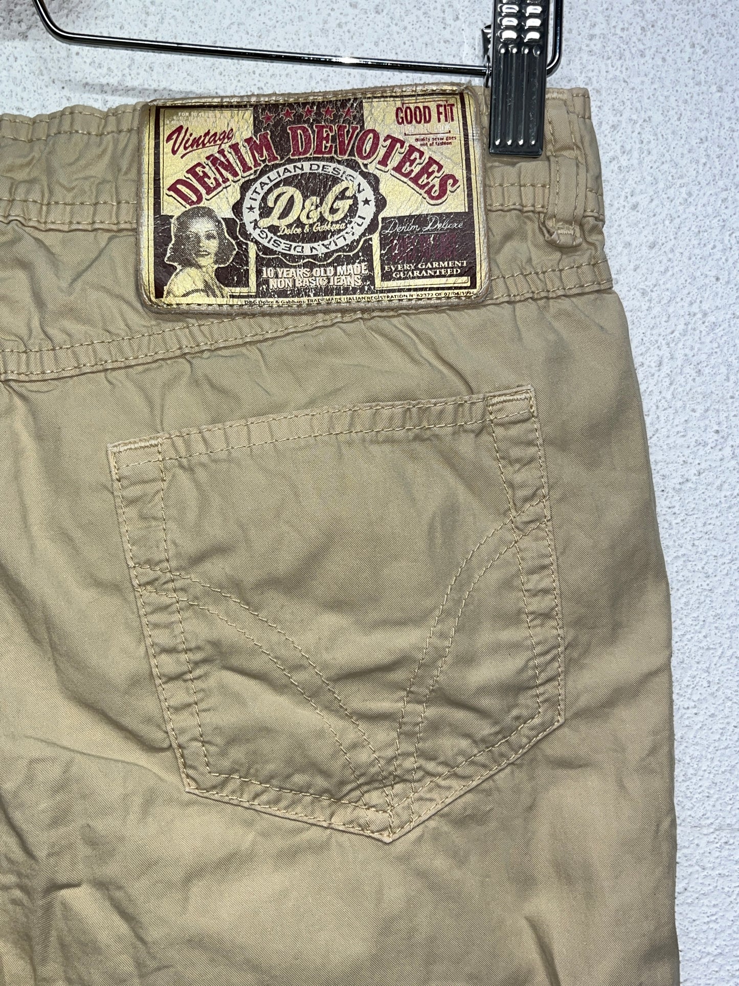 DOLCE & GABBANA engineered belted capris (S/M)