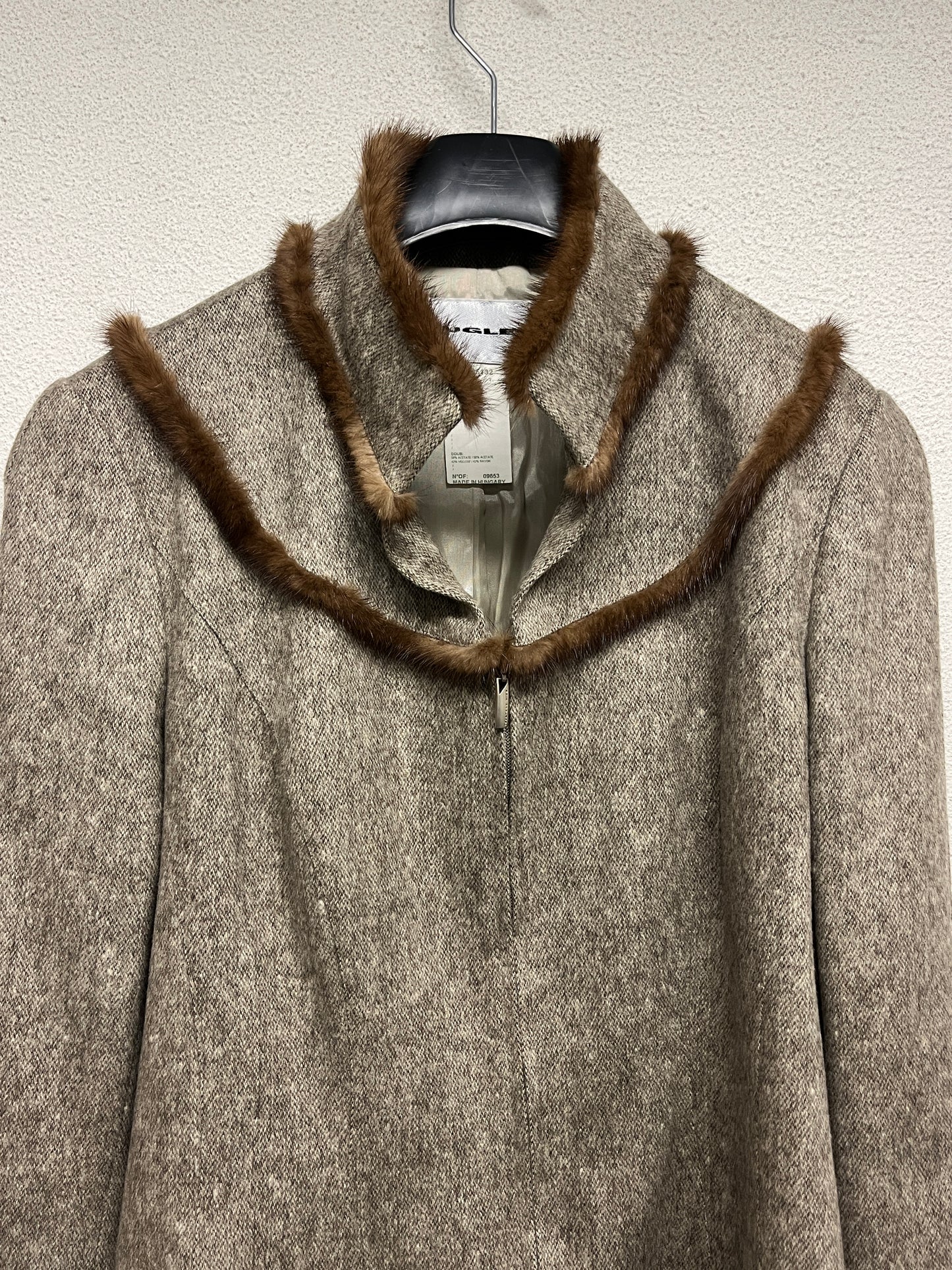 MUGLER wool zip-up blazer with fur collar (M)