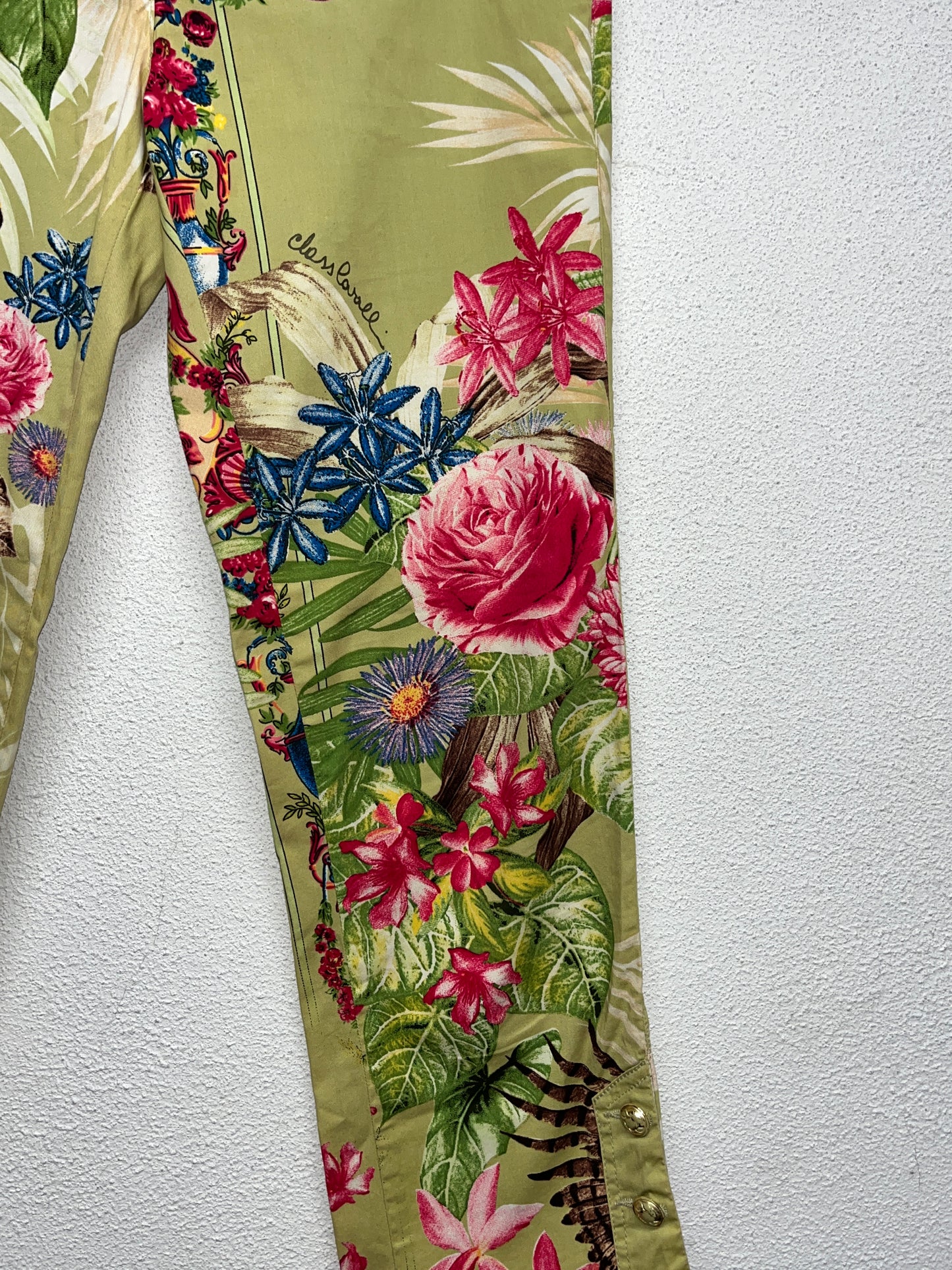 ROBERTO CAVALLI tropical pattern trousers with golden details (M)
