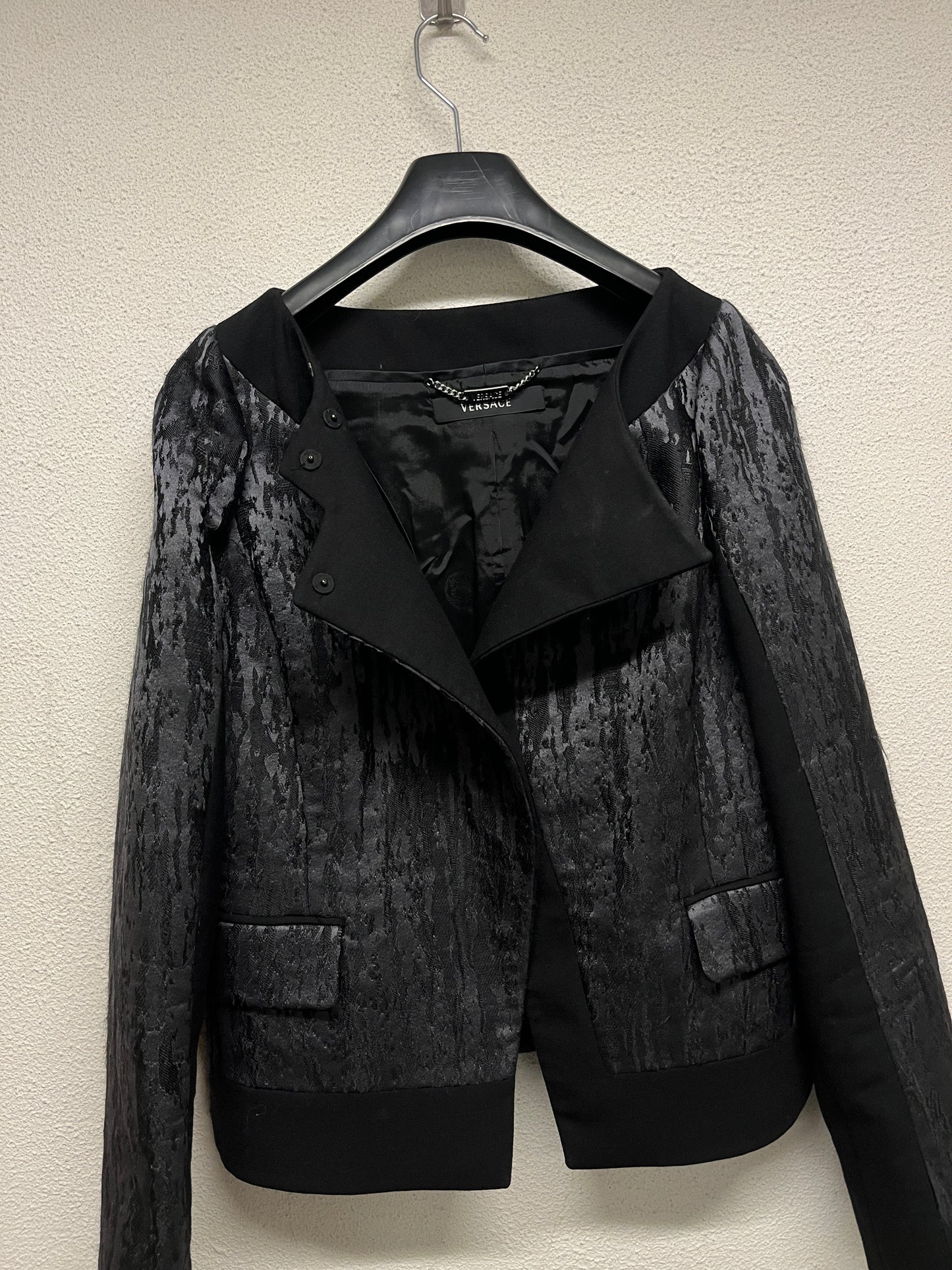 VERSACE asymmetrical abstract texture silk blazer (S/M)