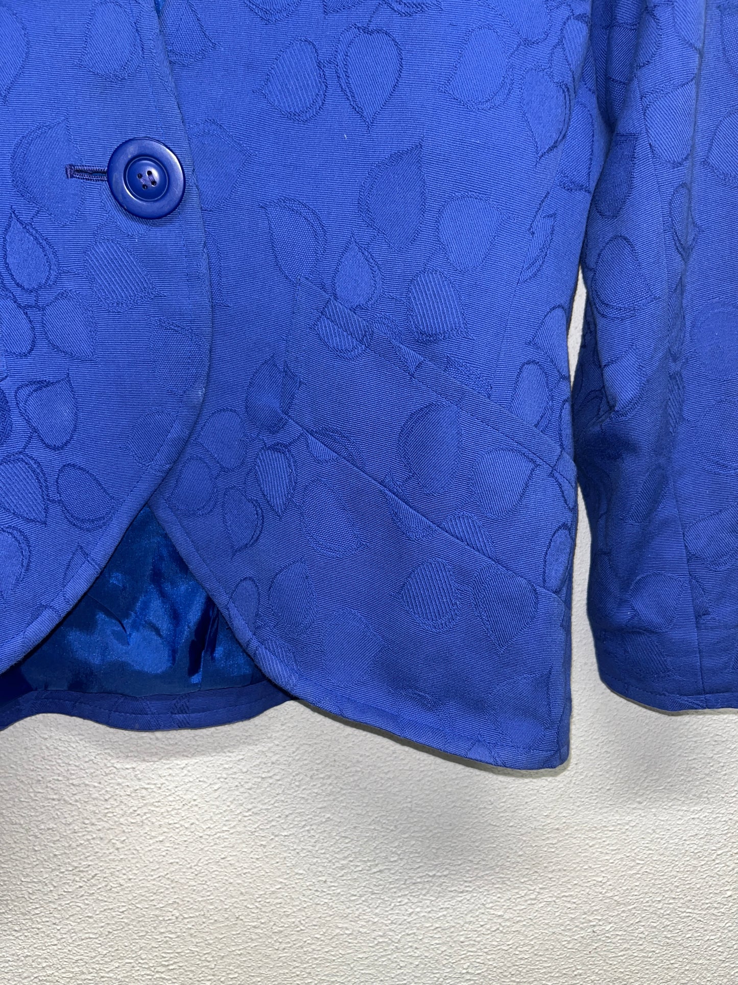 YVES SAINT LAURENT blazer with oversized button (L)