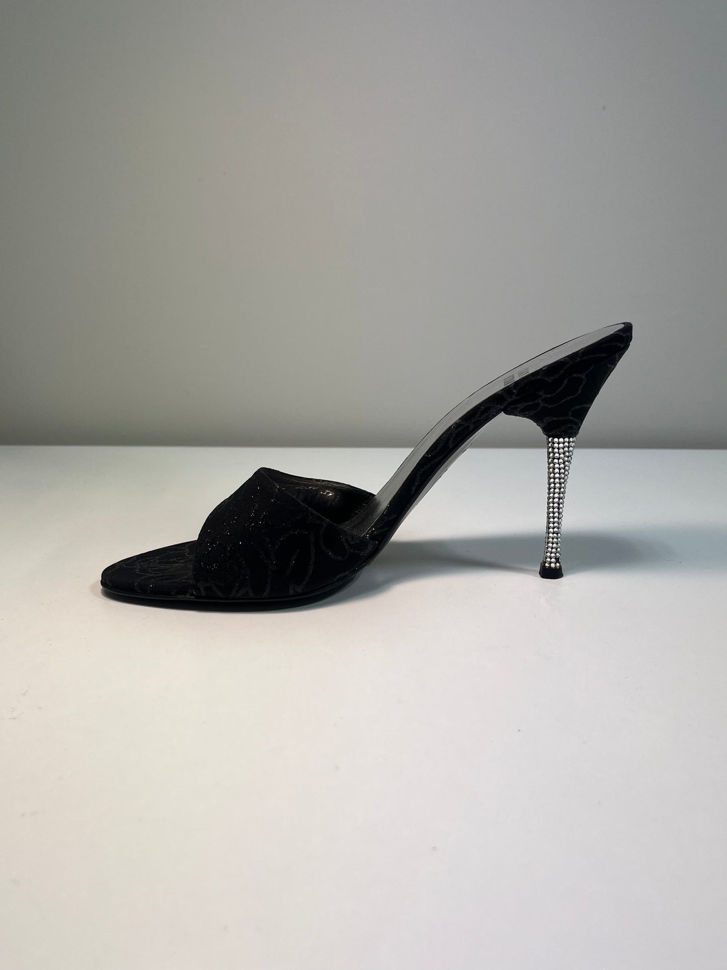 STUART WEITZMAN black sandals (39)
