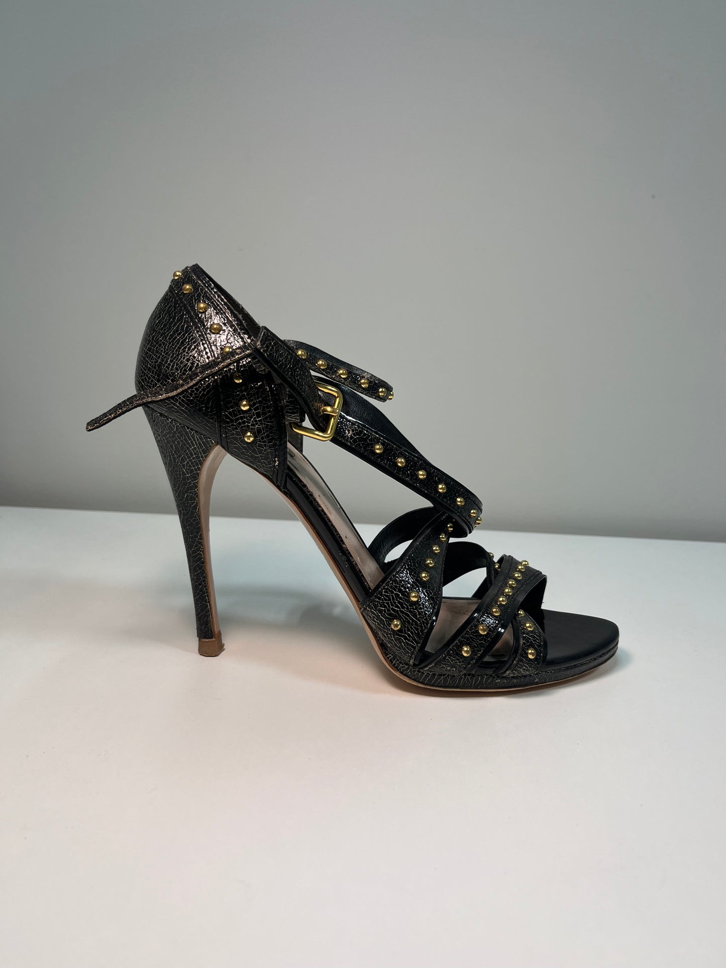 MIU MIU black leather Sandals with golden details (38.5)