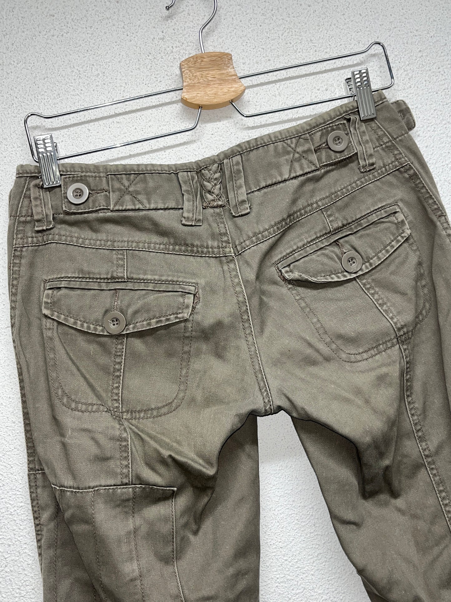 VINTAGE engineered capris (S/M)