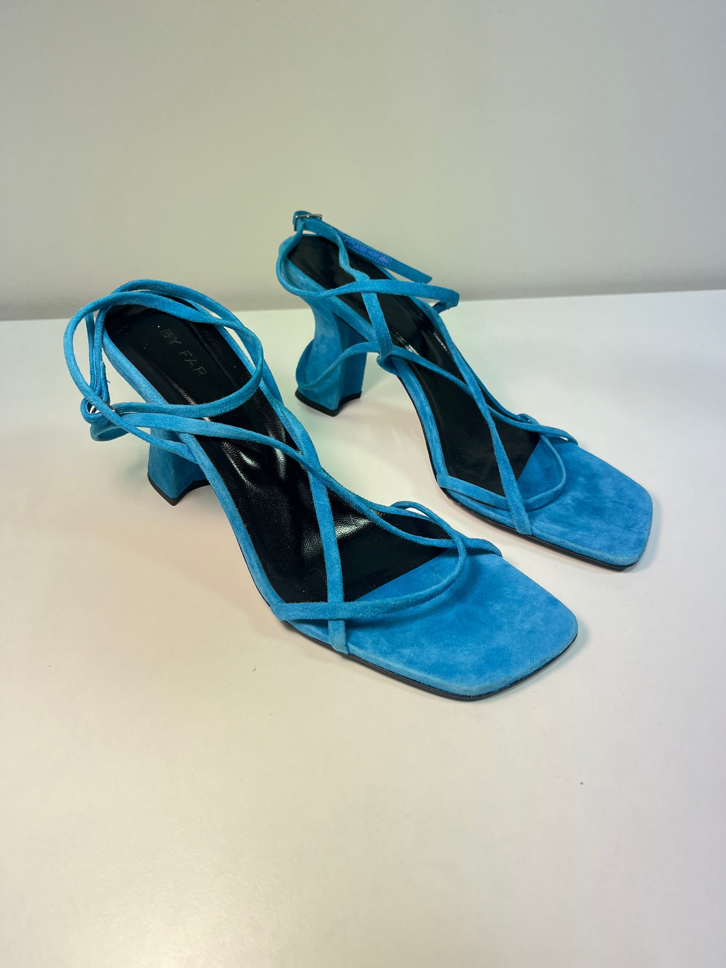 BY FAR blue suede sandal heels (39)