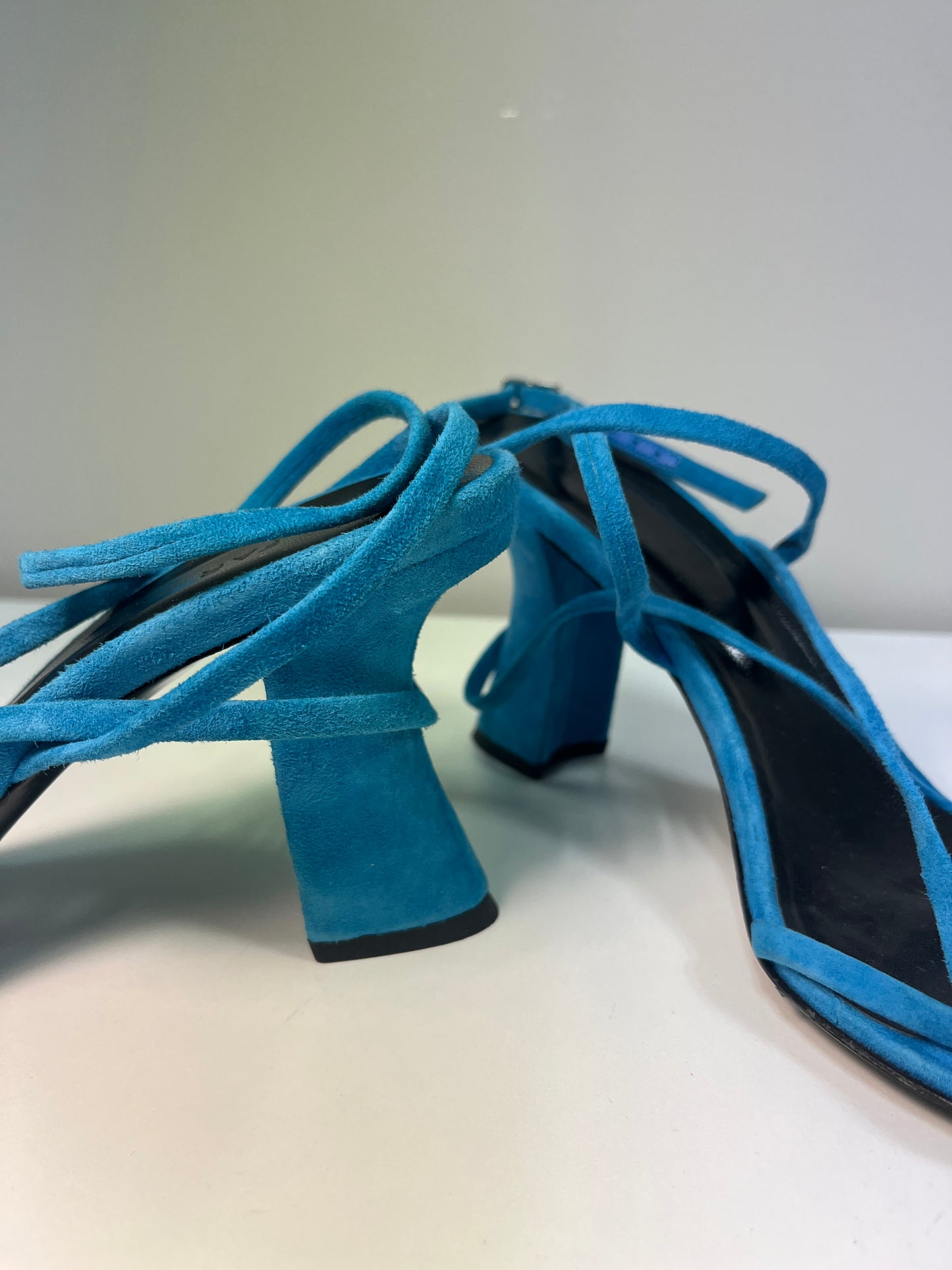 BY FAR blue suede sandal heels (39)