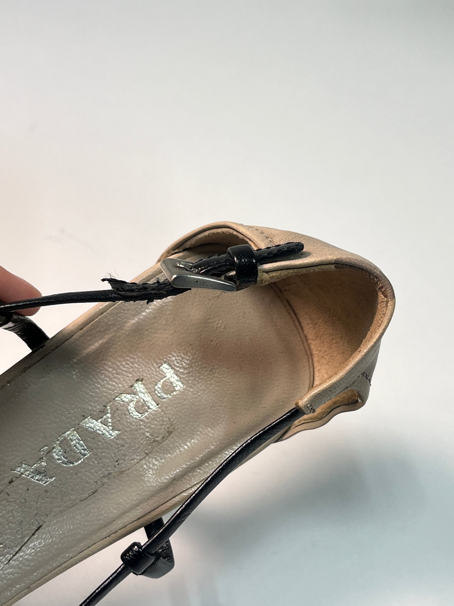 PRADA leather beige slingback point kitten heels (36IT/37EU)