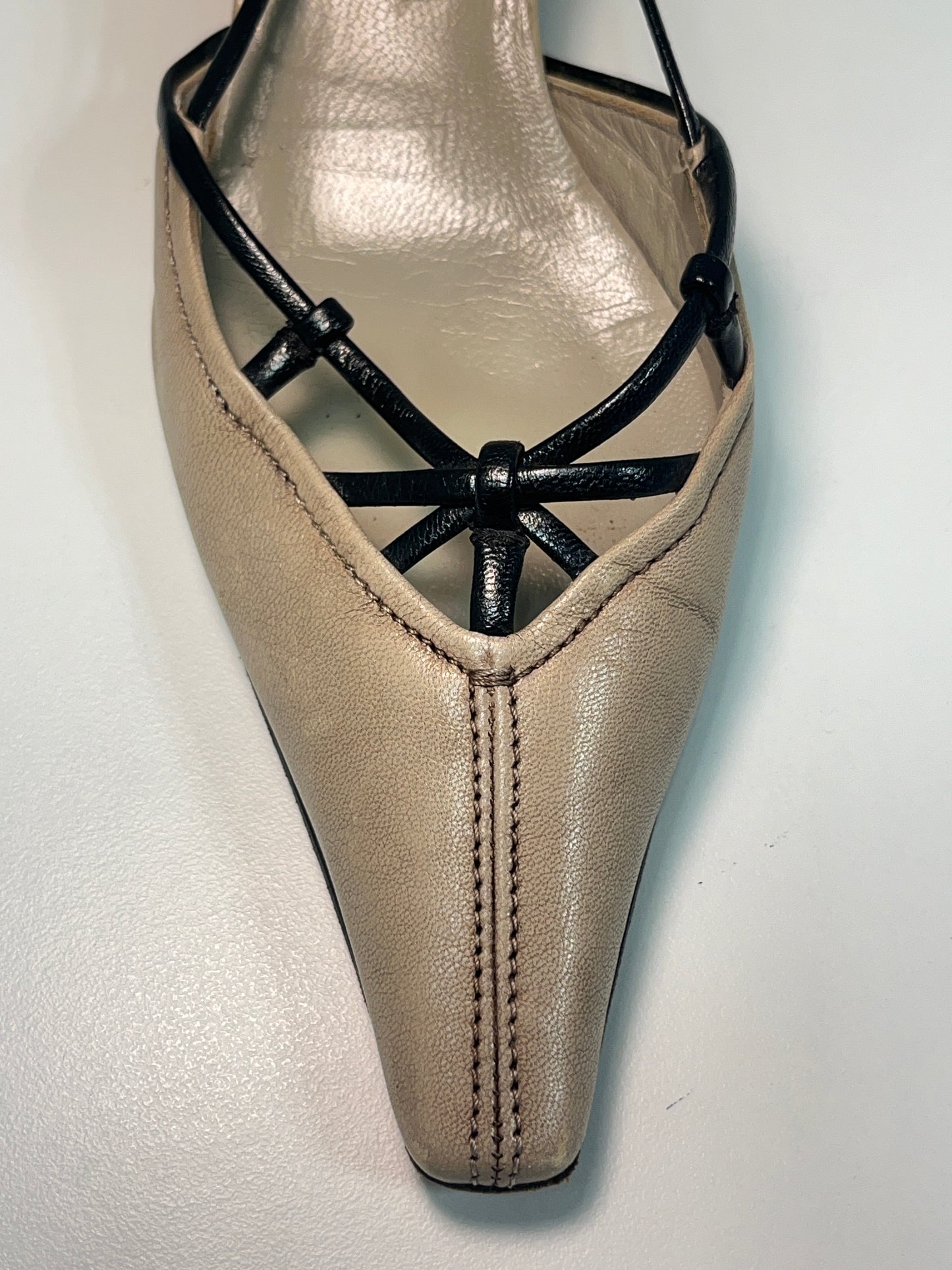 PRADA leather beige slingback point kitten heels (36IT/37EU)