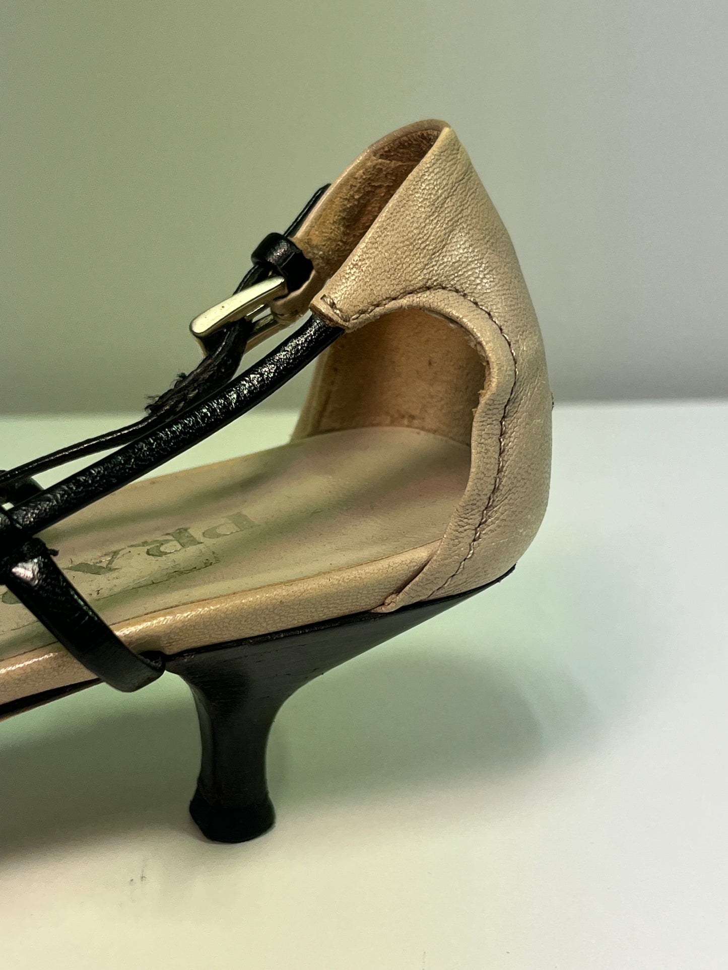 PRADA leather beige slingback point kitten heels (36IT/37EU)
