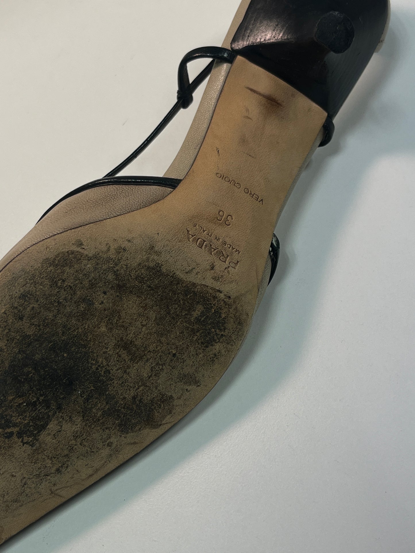 PRADA leather beige slingback point kitten heels (36IT/37EU)