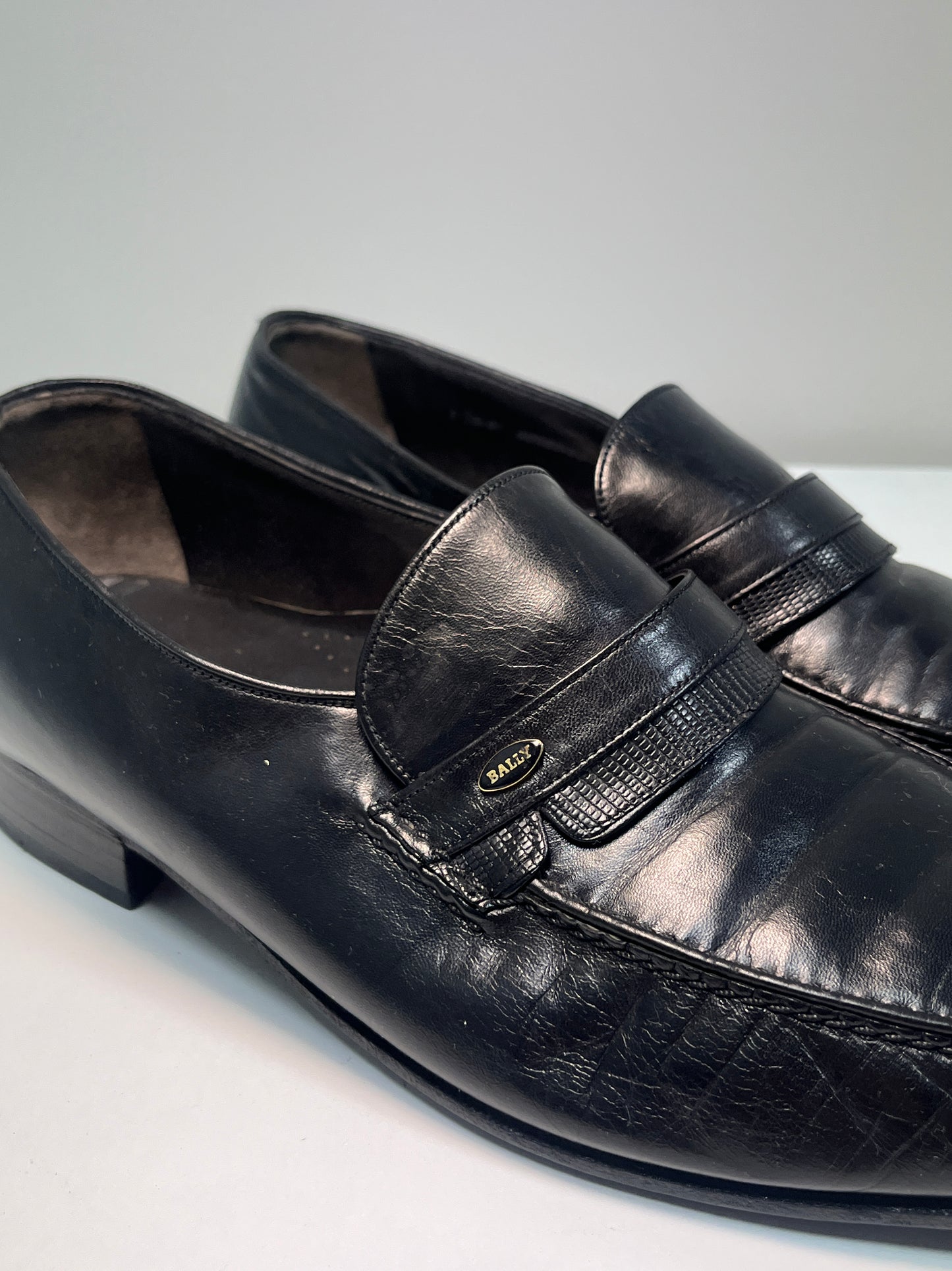 BALLY leather black leather classic loafers (45)