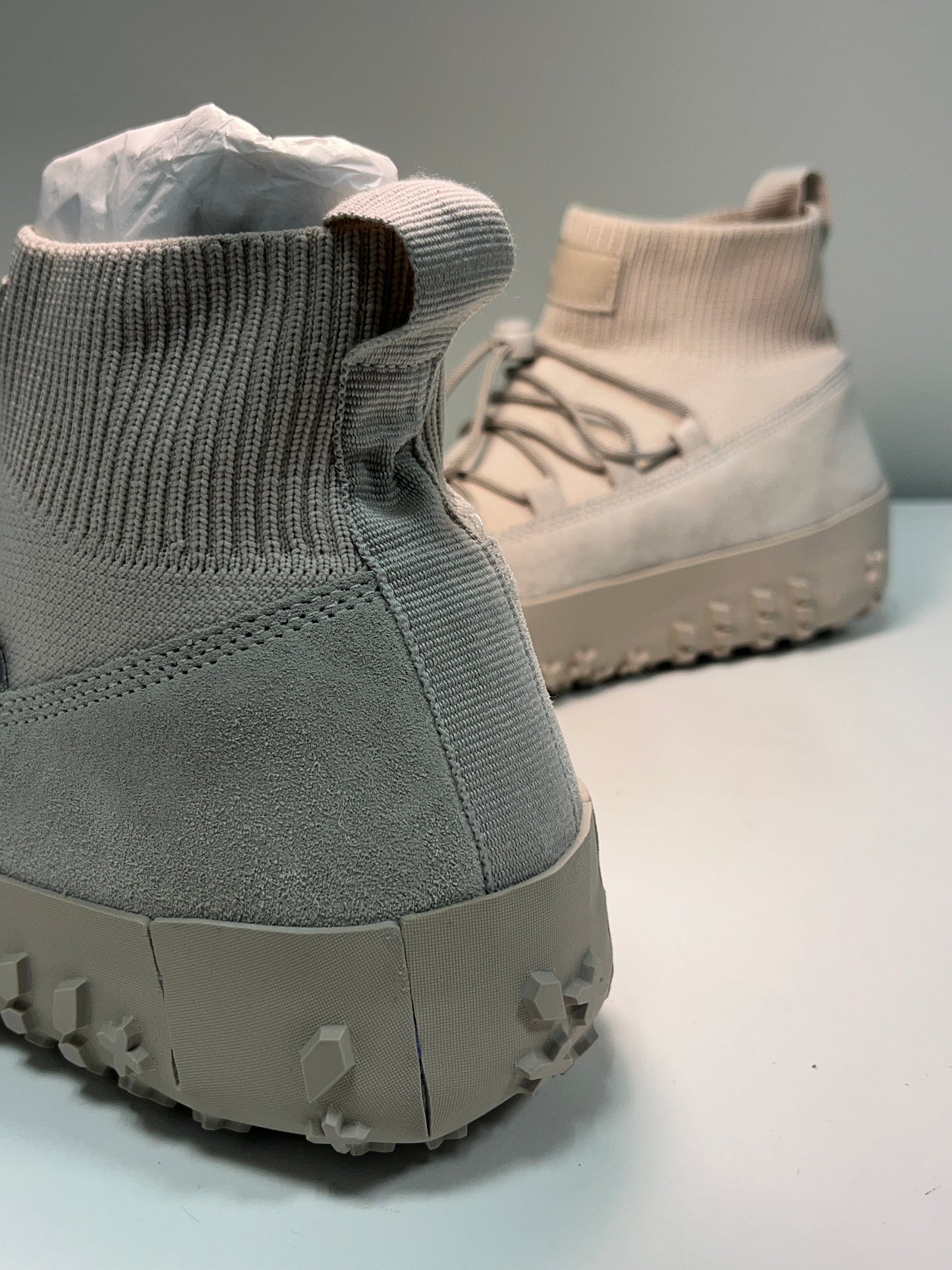 LEMAIRE suede grey-beige high top Vibram Wrap sneakers (41)