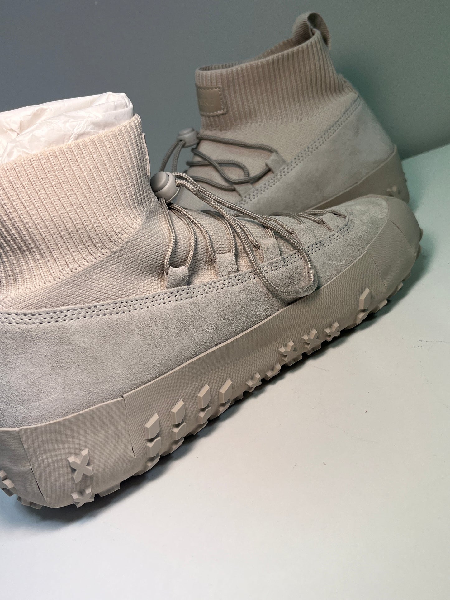 LEMAIRE suede grey-beige high top Vibram Wrap sneakers (41)