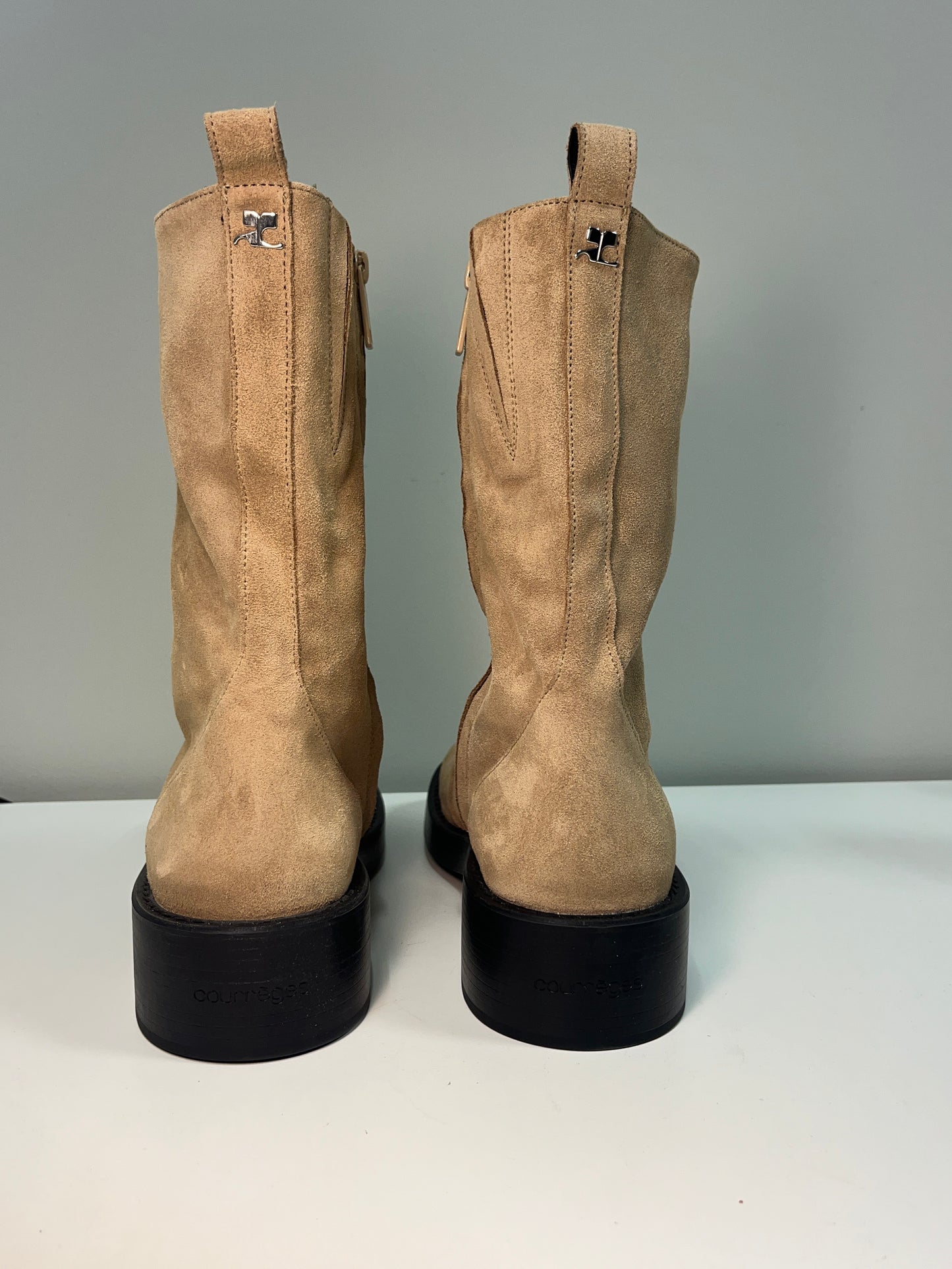 COURREGES beige-camel suede leather rounded toe boots (42)