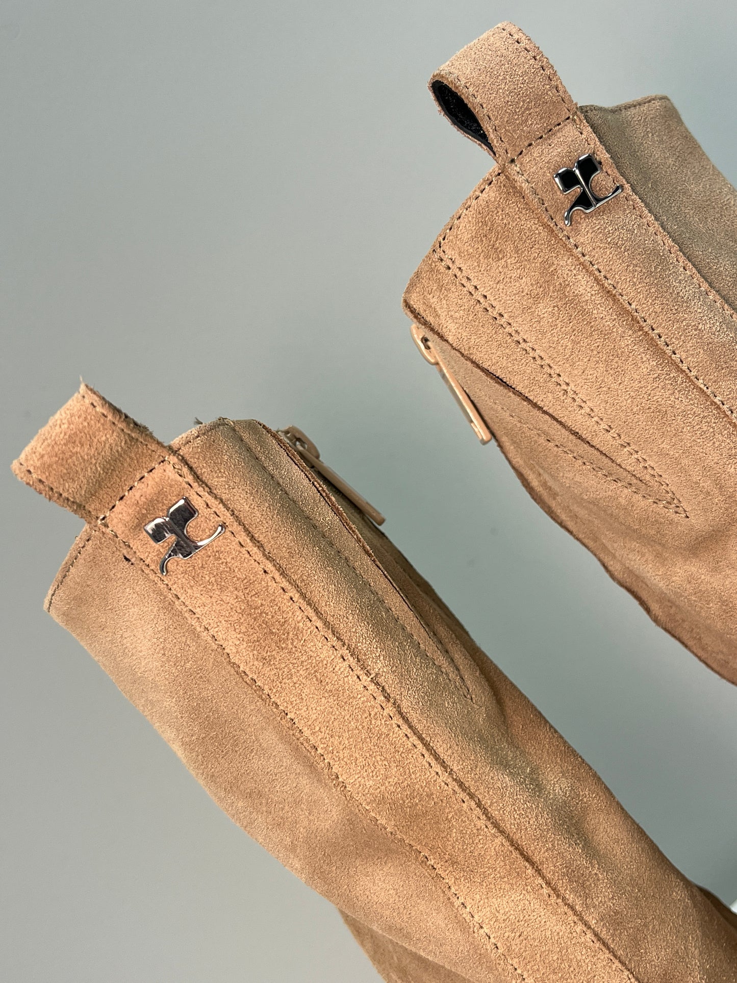 COURREGES beige-camel suede leather rounded toe boots (42)