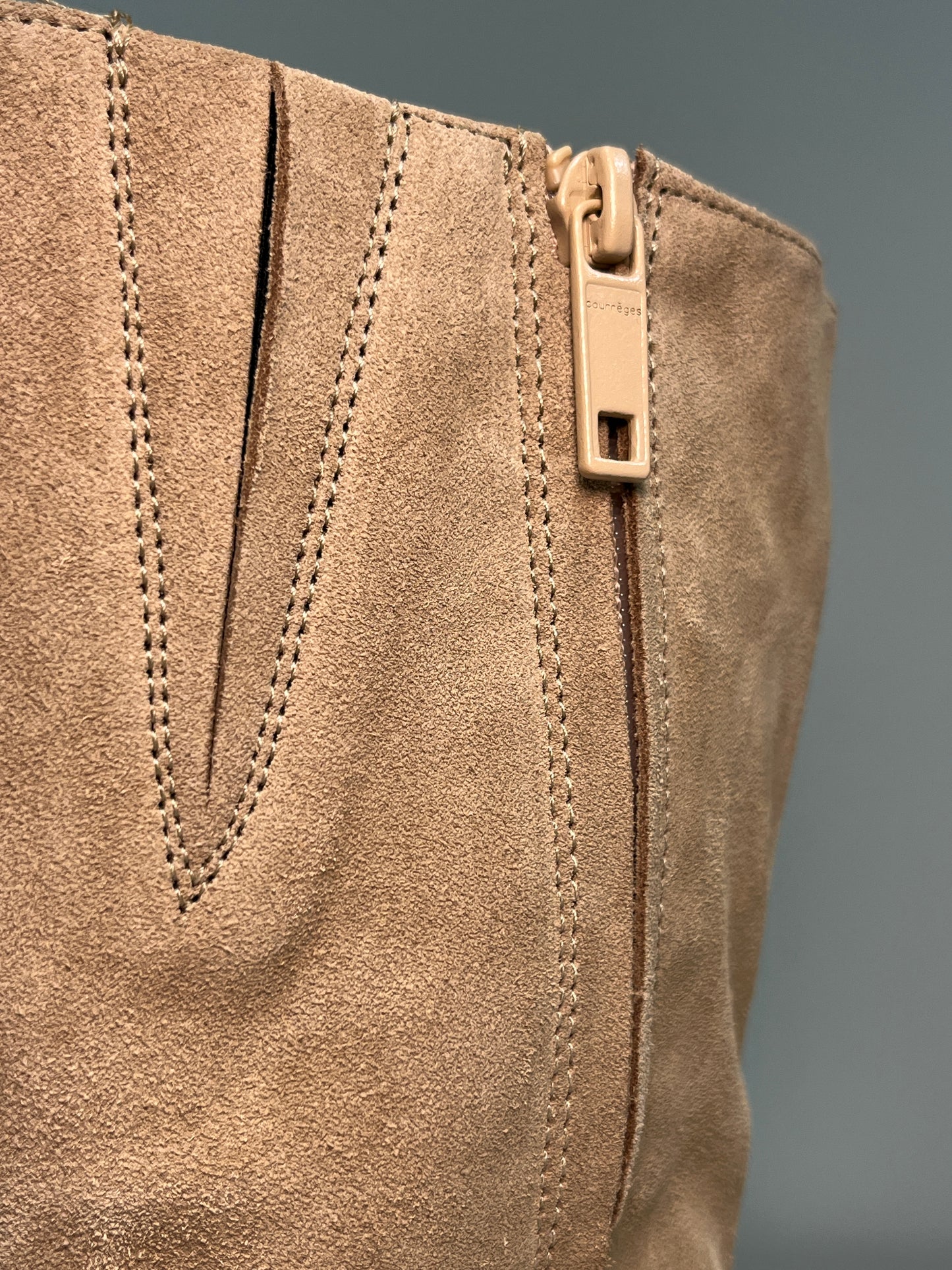 COURREGES beige-camel suede leather rounded toe boots (42)