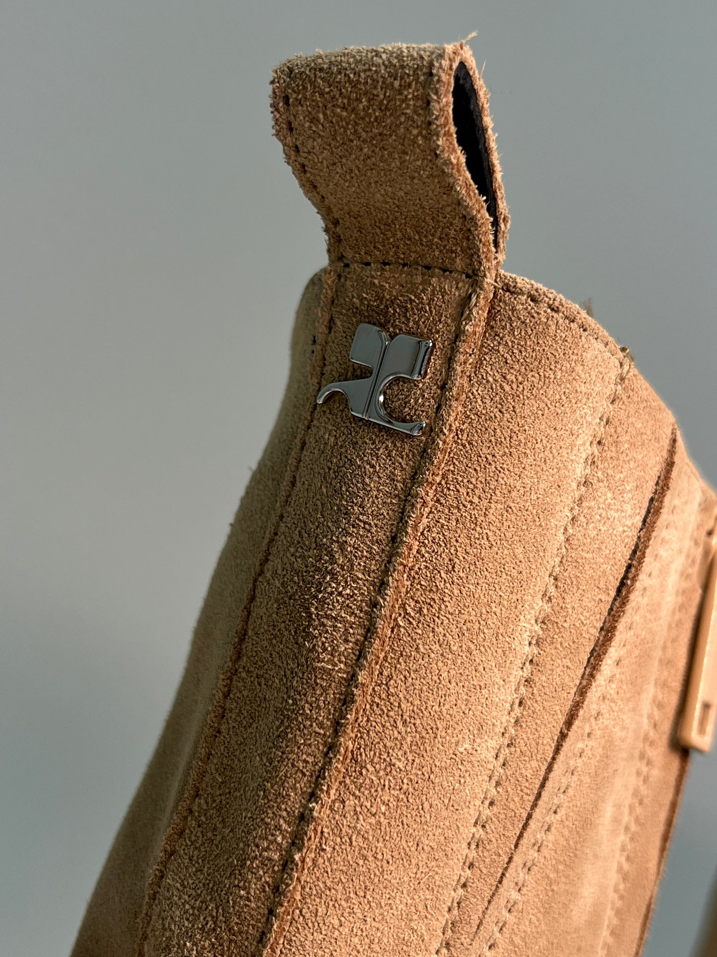 COURREGES beige-camel suede leather rounded toe boots (42)