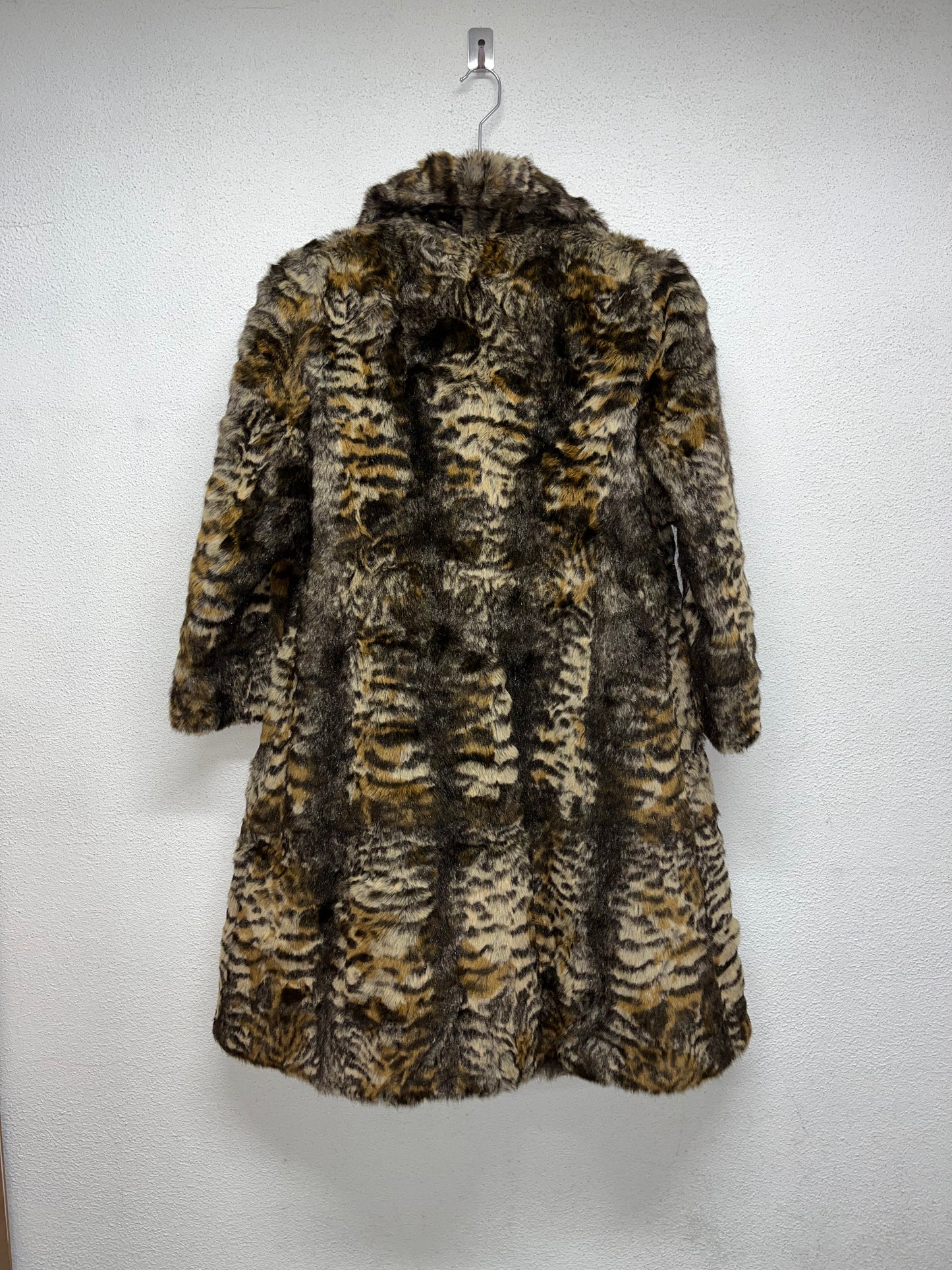 VINTAGE 90s fur coat (L)