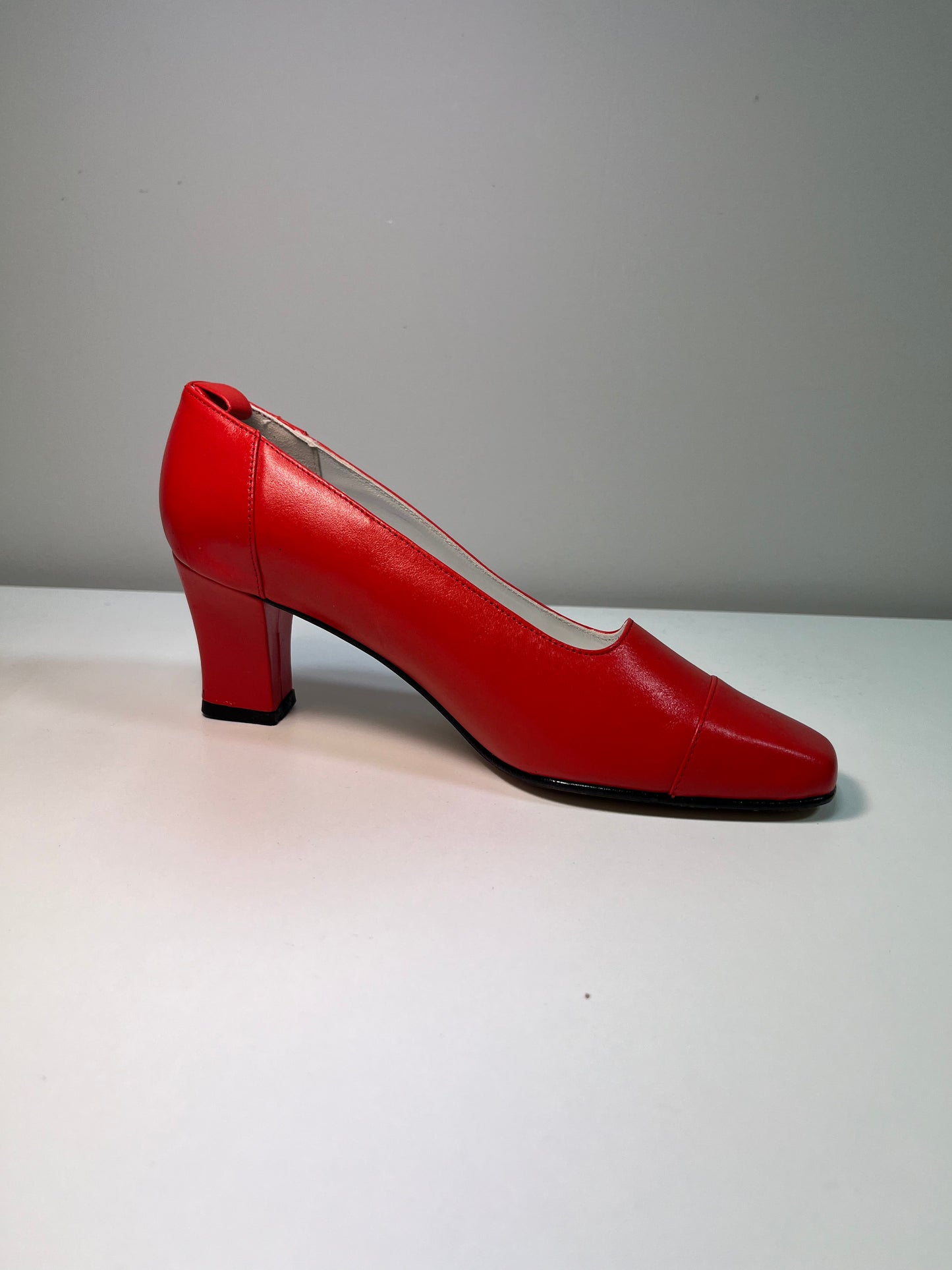 COURRÈGES red leather heels (36)
