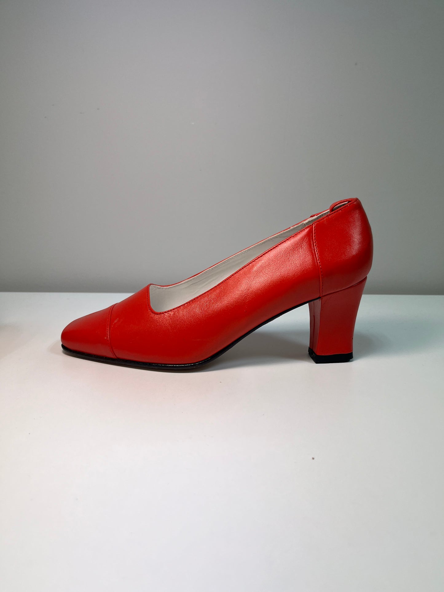 COURRÈGES red leather heels (36)
