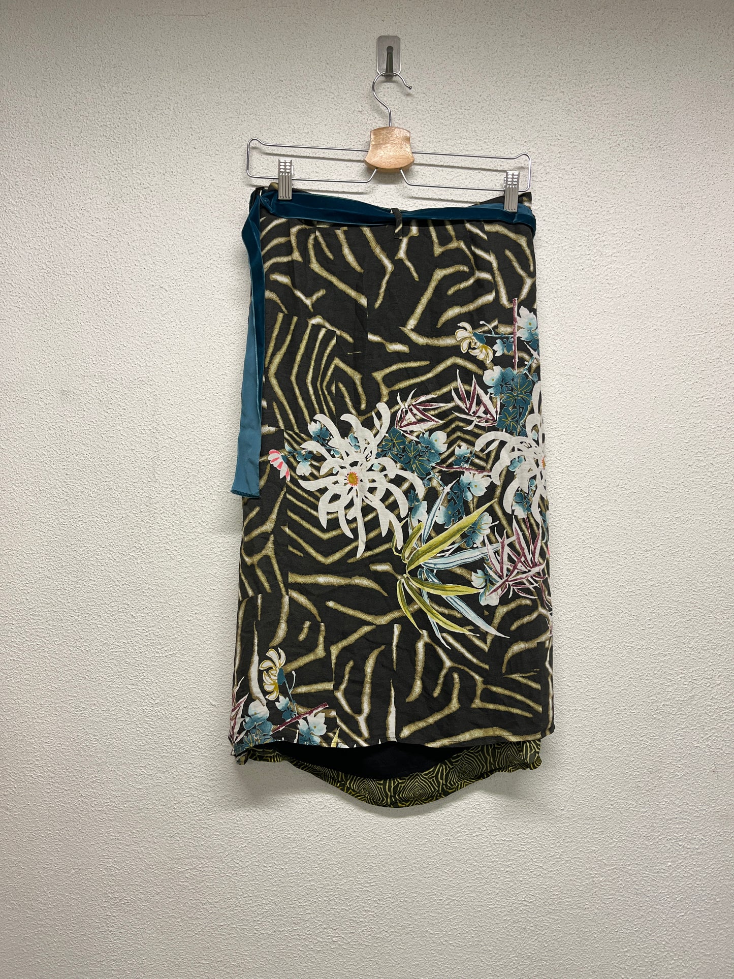 KENZO viscose abstract wrap skirt with belt (L)