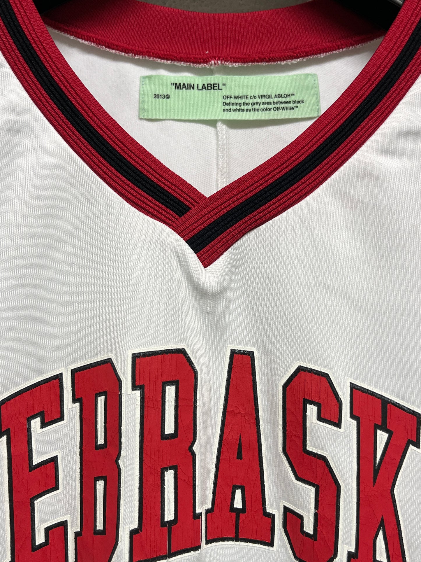 OFF-WHITE by Virgil Abloh rare white 'Nebraska' v-neck graphic jersey t-shirt (XL)