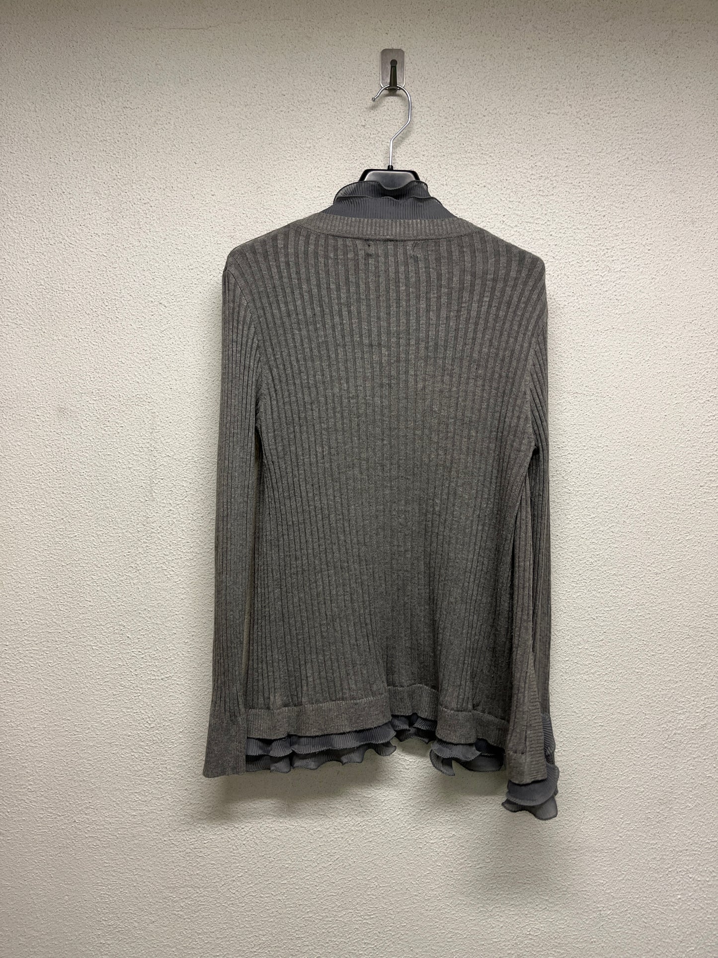 VINTAGE grey ruffled cardigan (M/L)