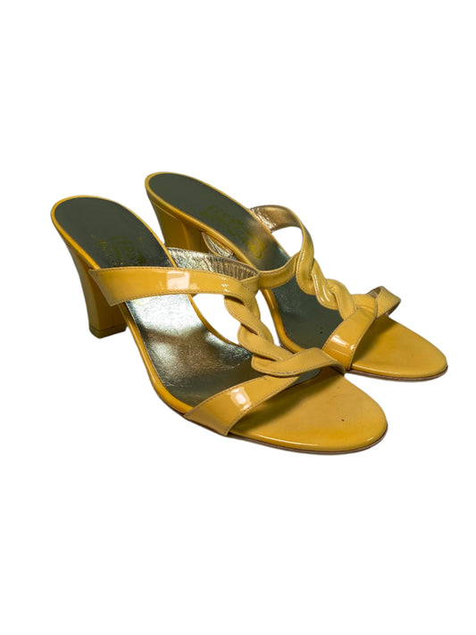 FERRAGAMO yellow leather sandals (38)