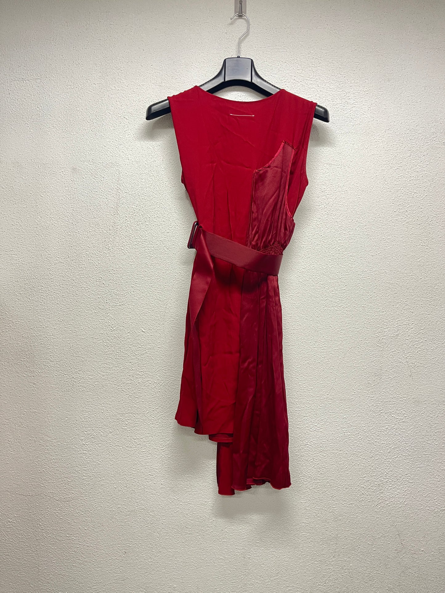 MAISON MARTIN MARGIELA MM6 red sleeveless asymmetrical midi belted dress (L)