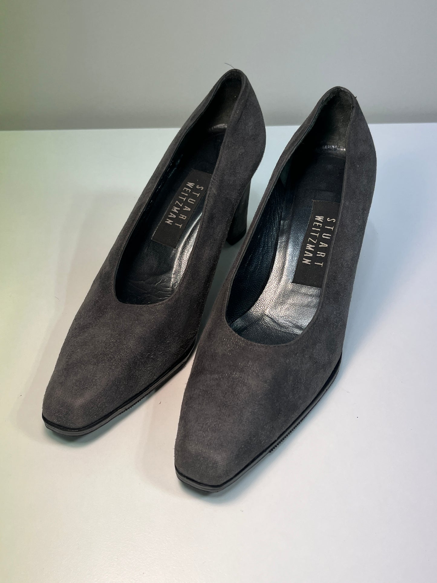 STUART WEITZMAN suede square toe pumps (36)
