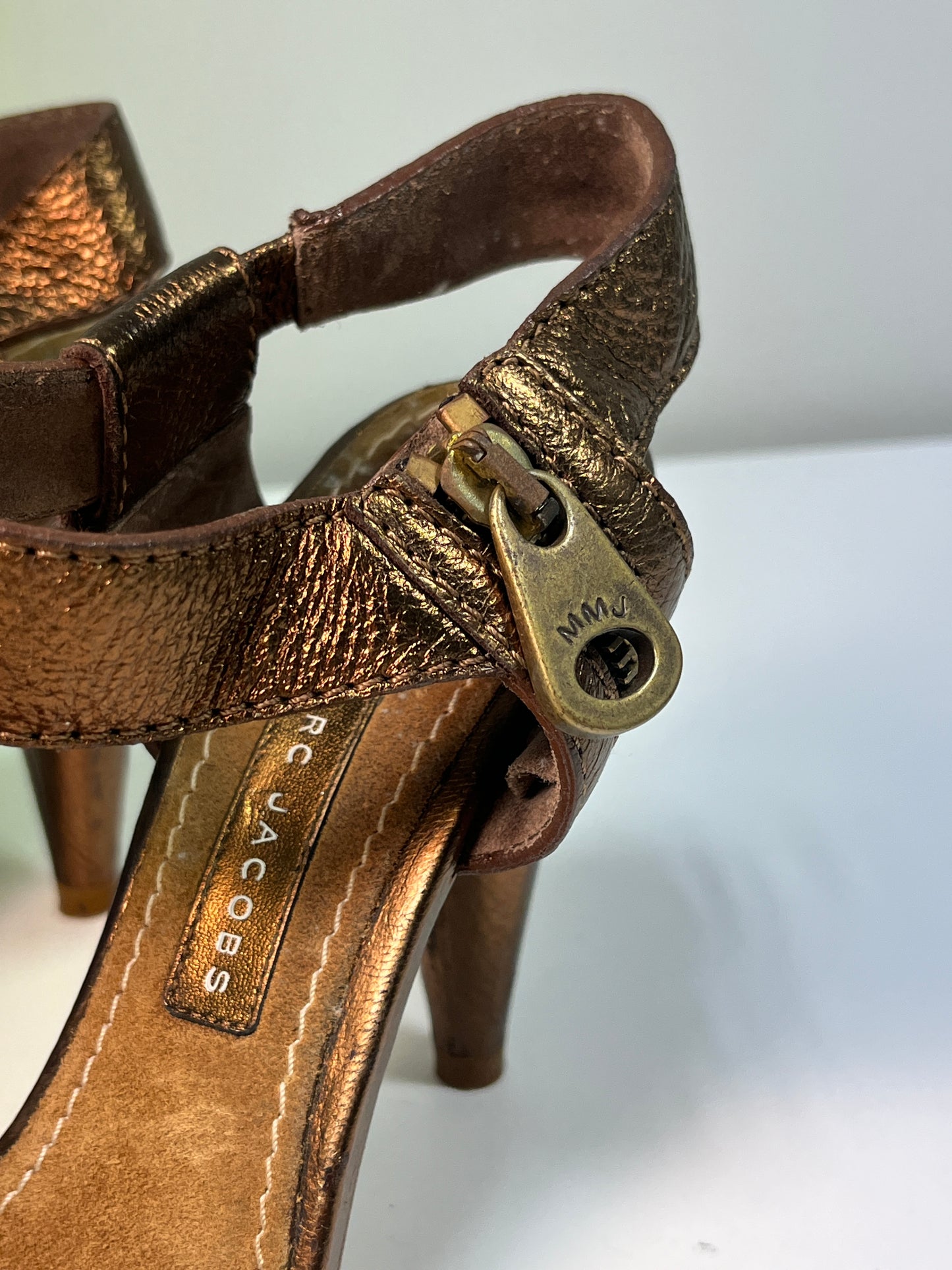 MARC JACOBS gold belted heels (37)