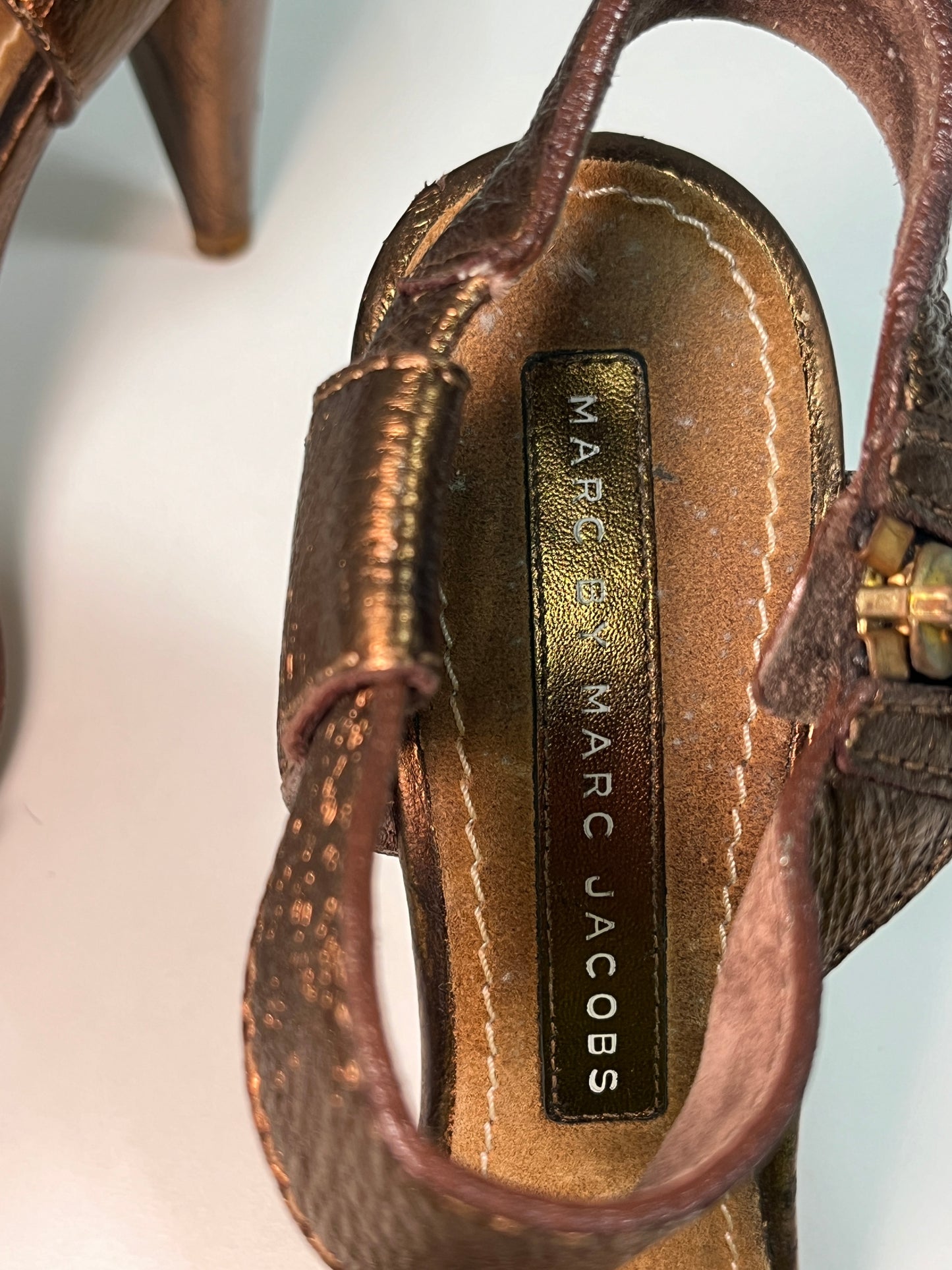 MARC JACOBS gold belted heels (37)