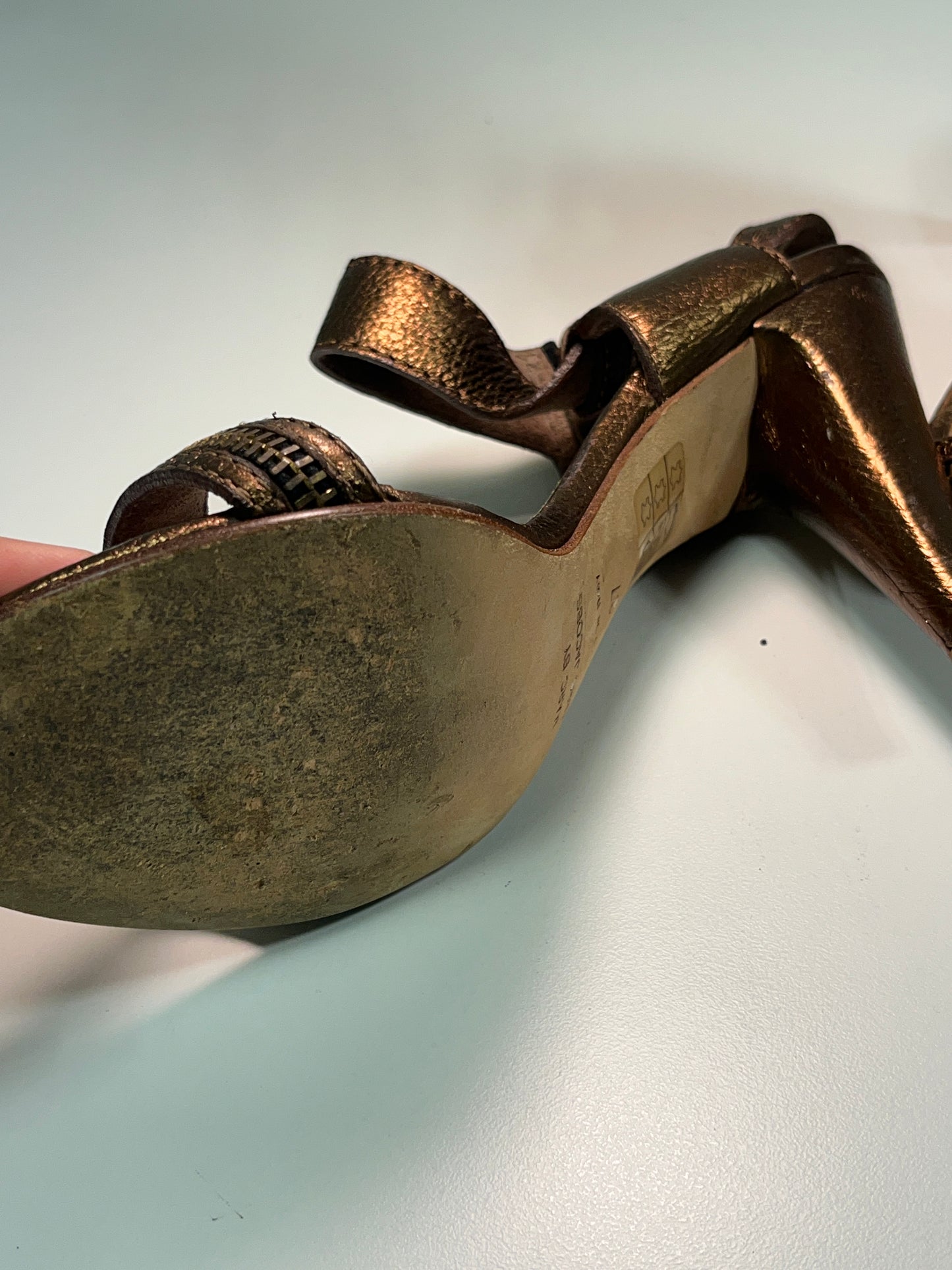 MARC JACOBS gold belted heels (37)