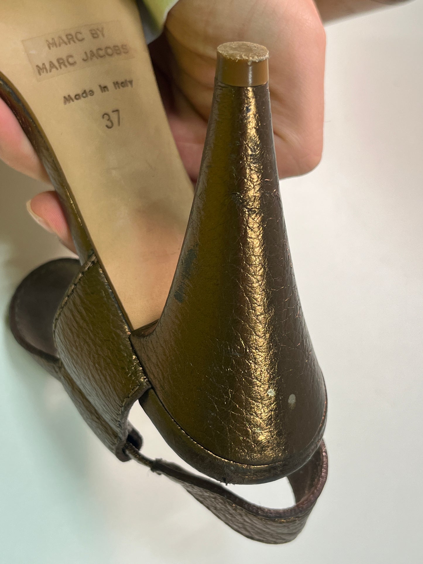 MARC JACOBS gold belted heels (37)