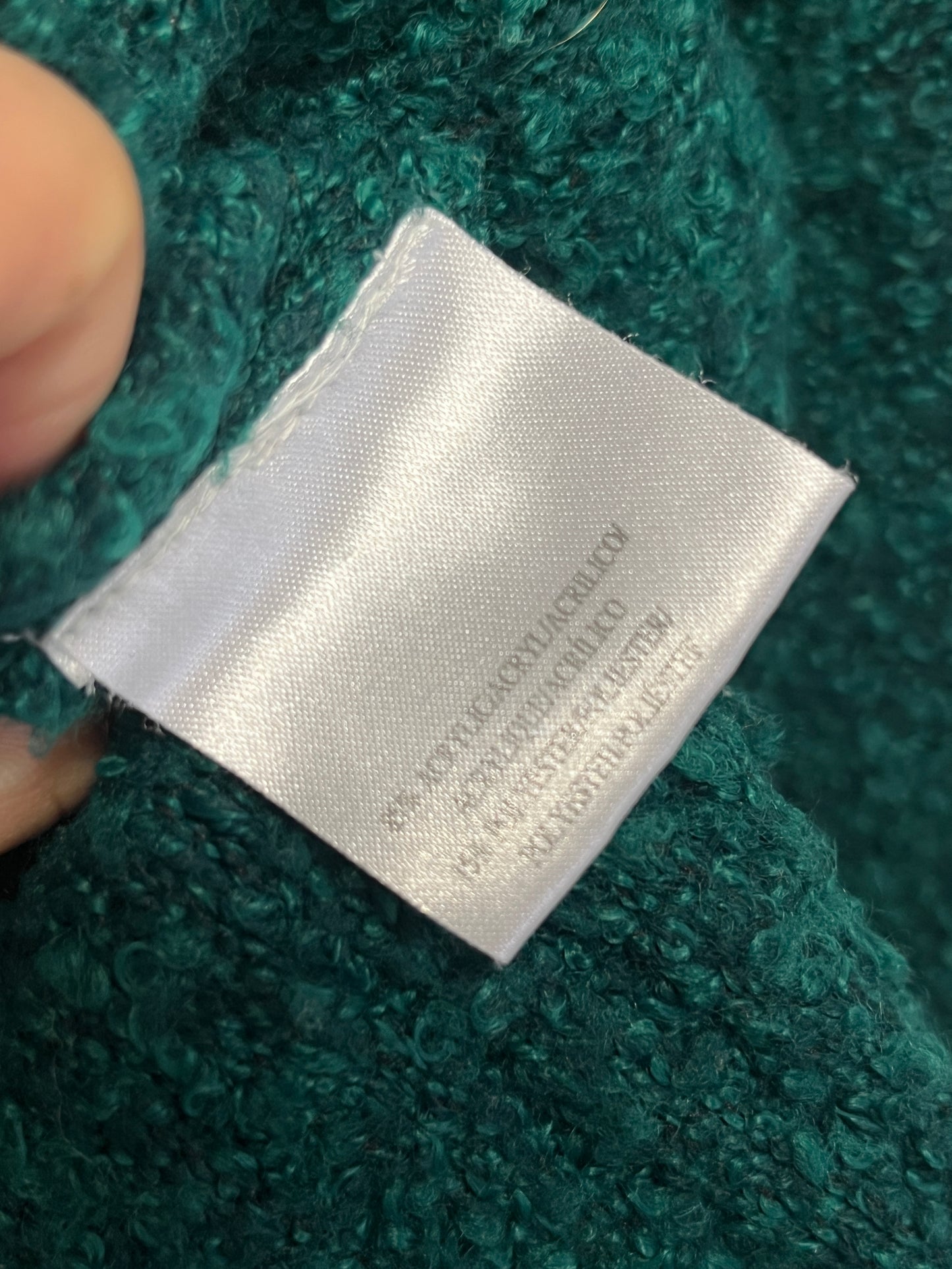 BURBERRY V-neck knit sweater (S/M)
