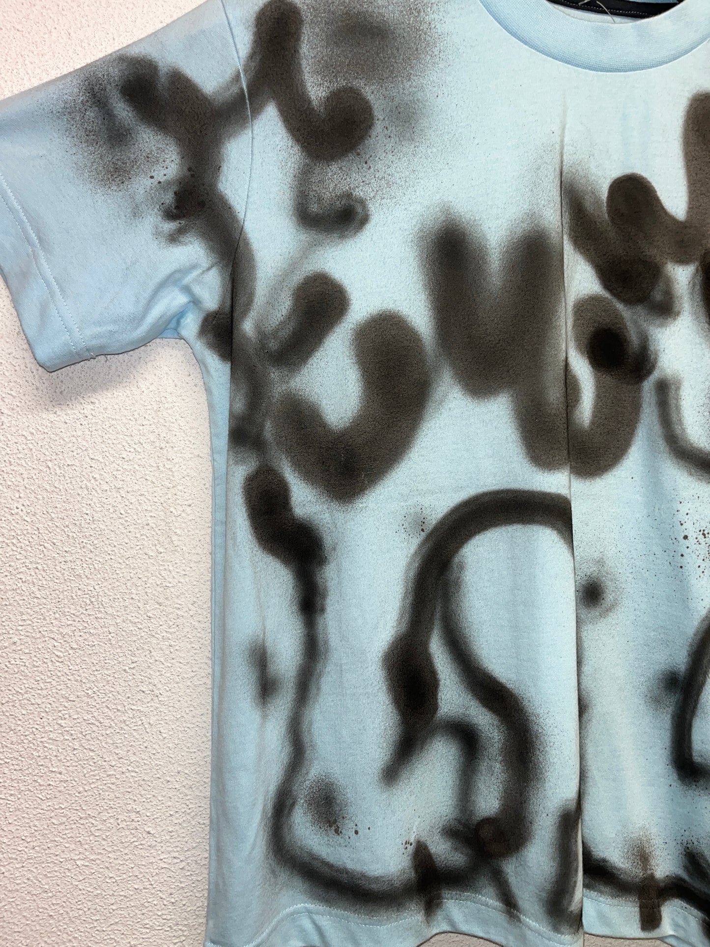 CUSTOMIZED graffiti graphic t-shirt (S)
