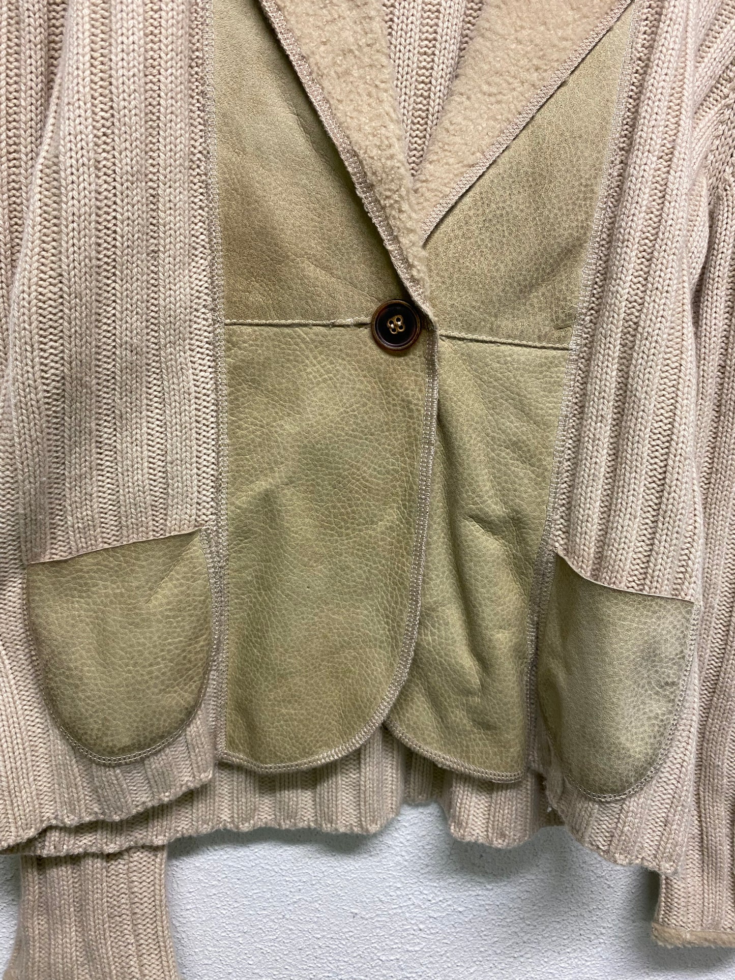 BRUNELLO CUCINELLI beige leather and cashmere one button shearling cardigan (M)