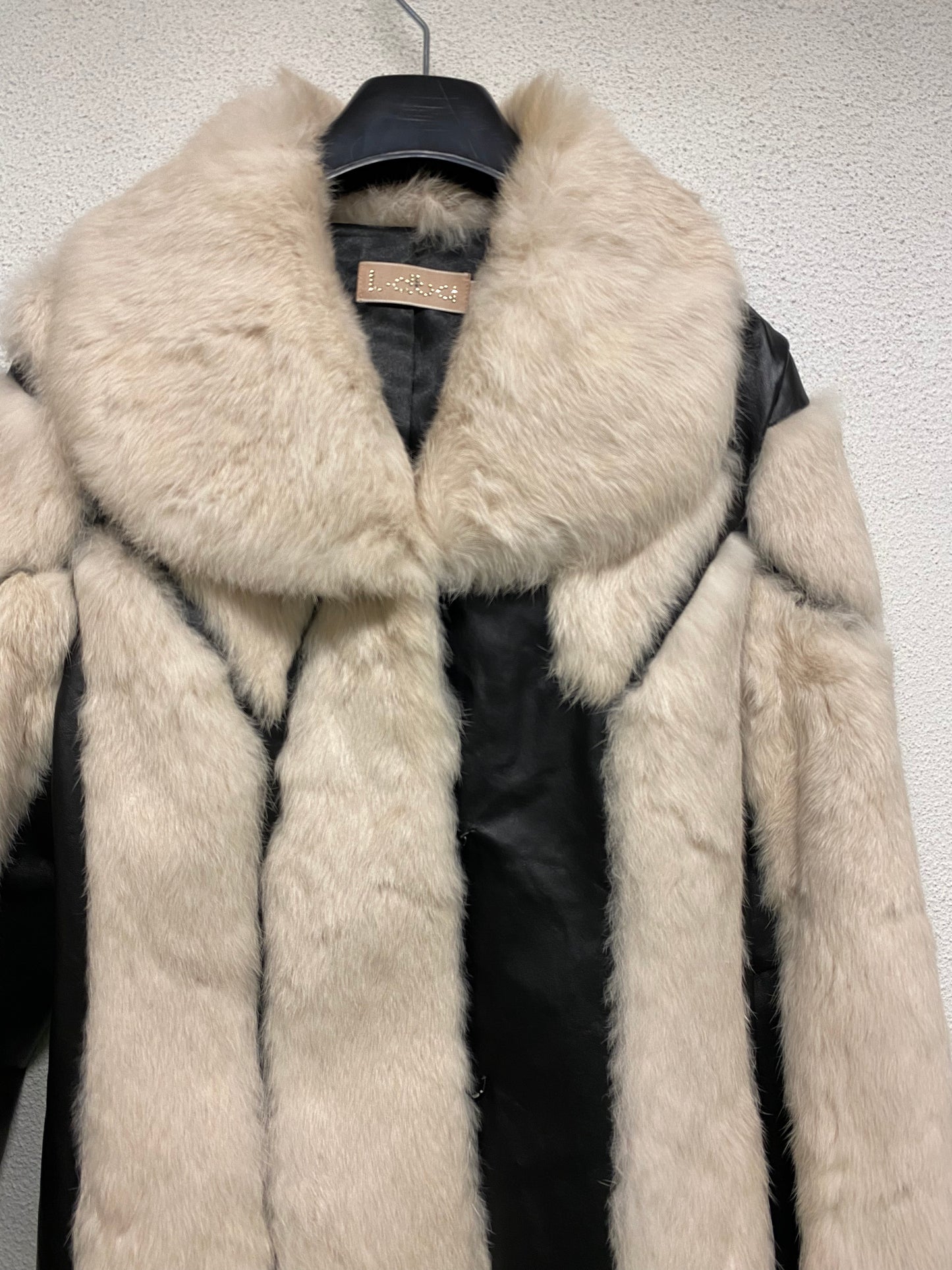 VINTAGE BDBA leather and real fur jacket (M)