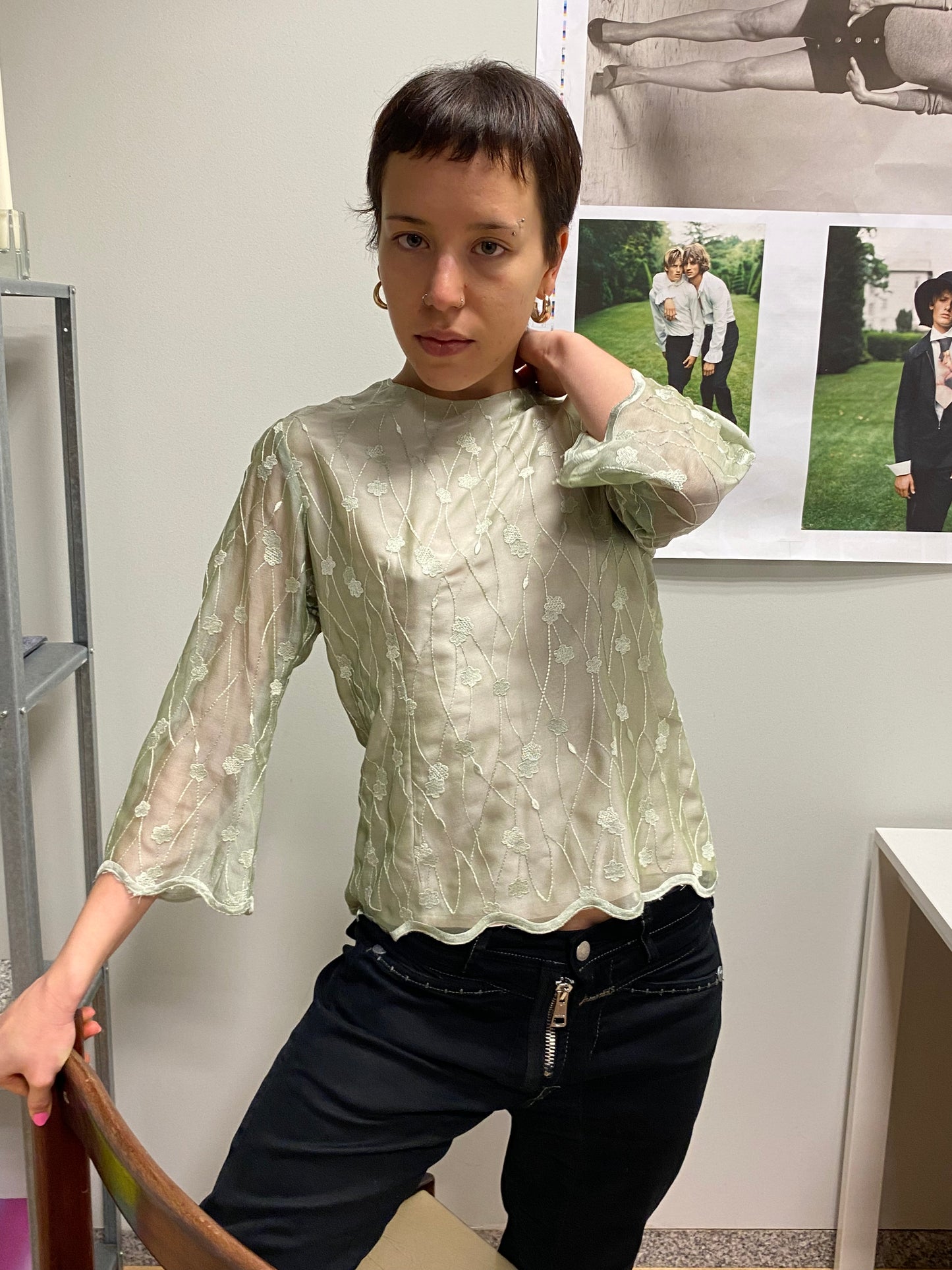 VINTAGE green floral embroidery top (M)