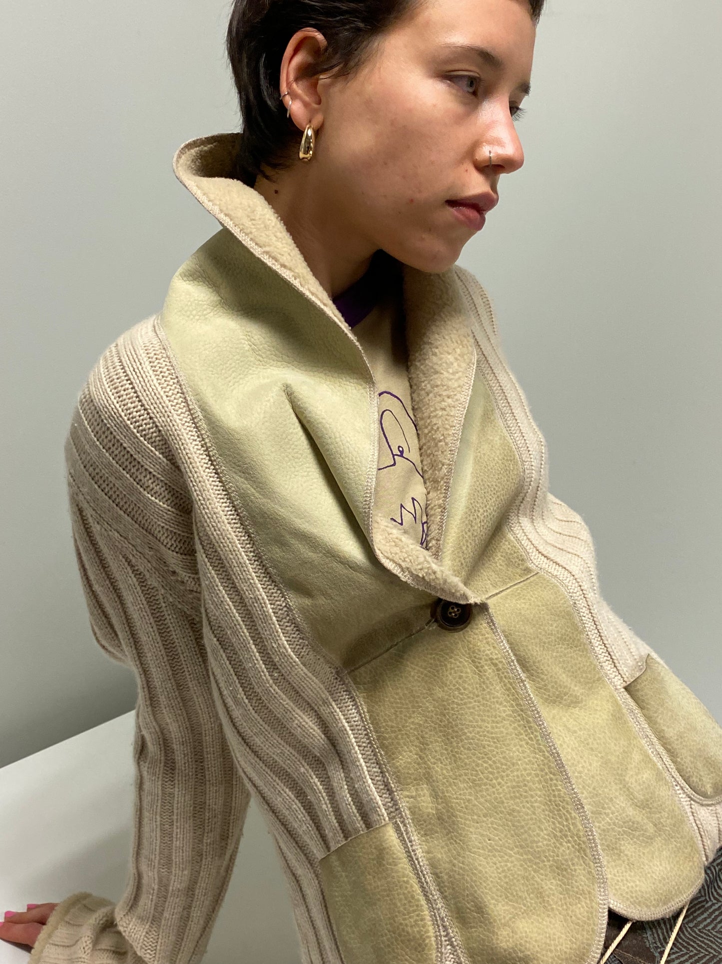 BRUNELLO CUCINELLI beige leather and cashmere one button shearling cardigan (M)