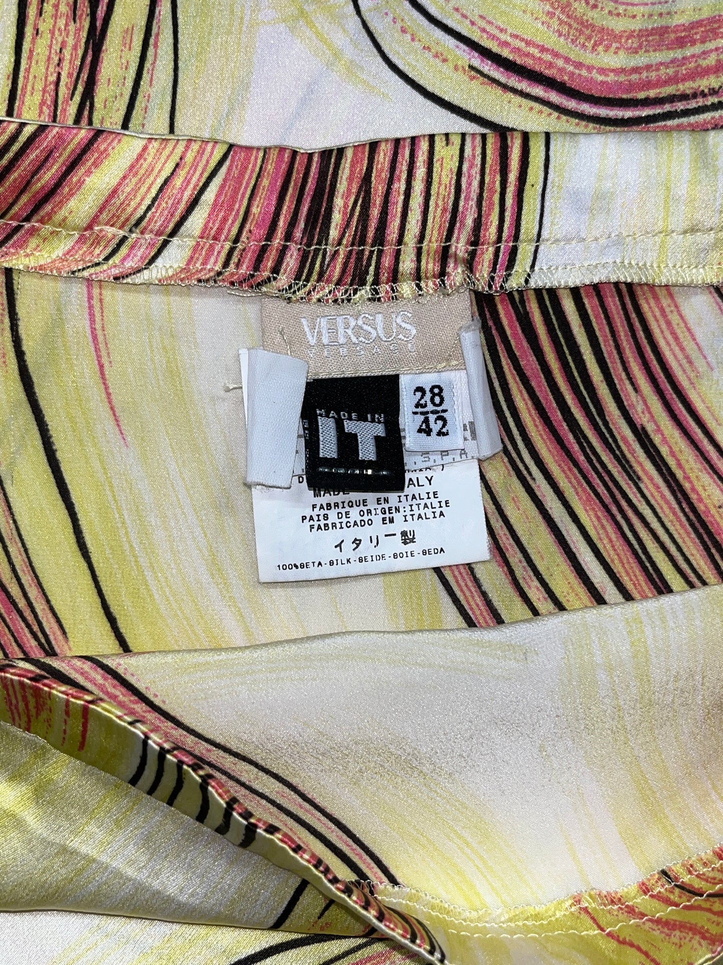 VERSACE 100% silk abstract print skirt (S)