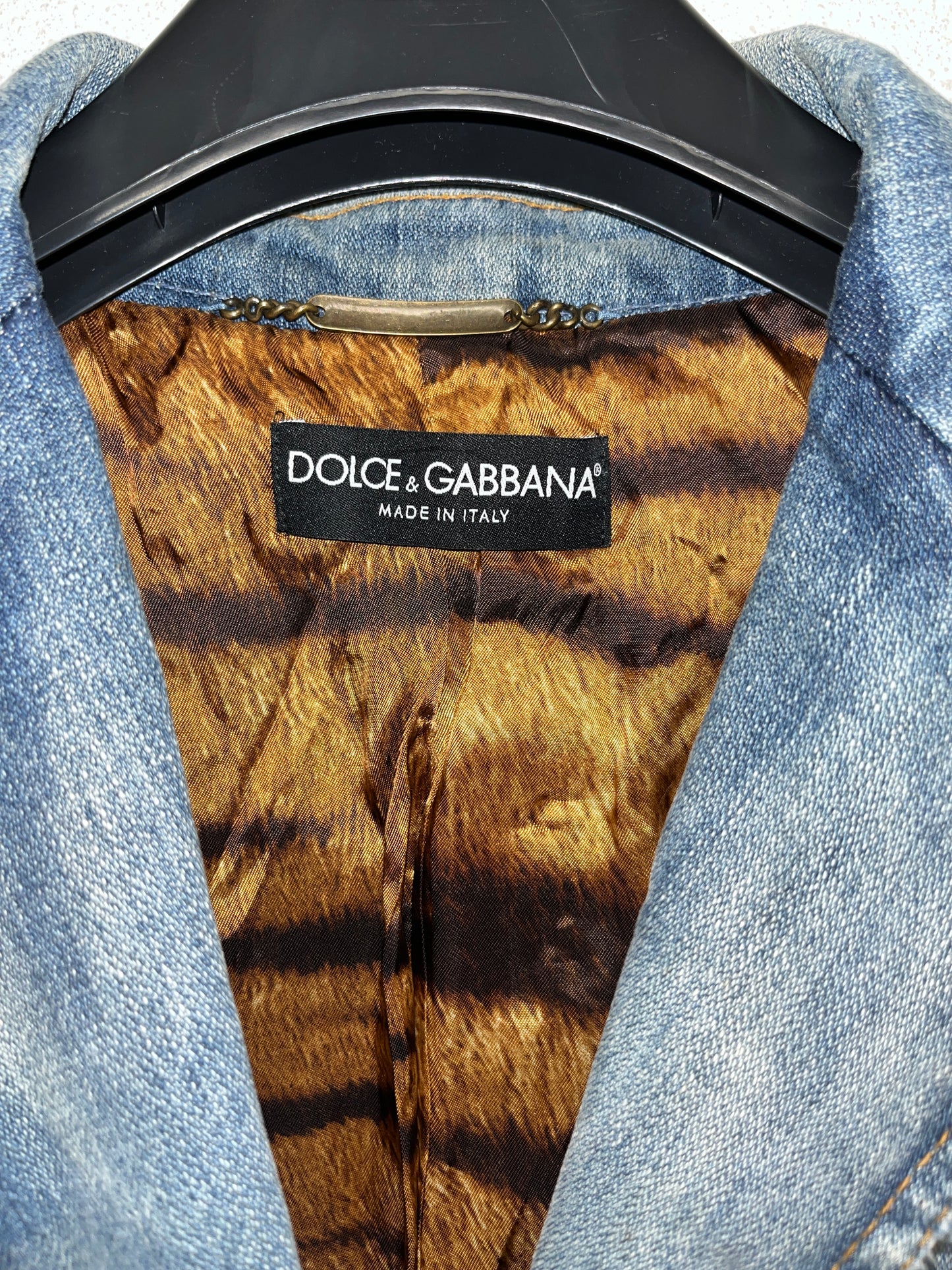 DOLCE & GABBANA distressed denim jacket with logo patch (S)