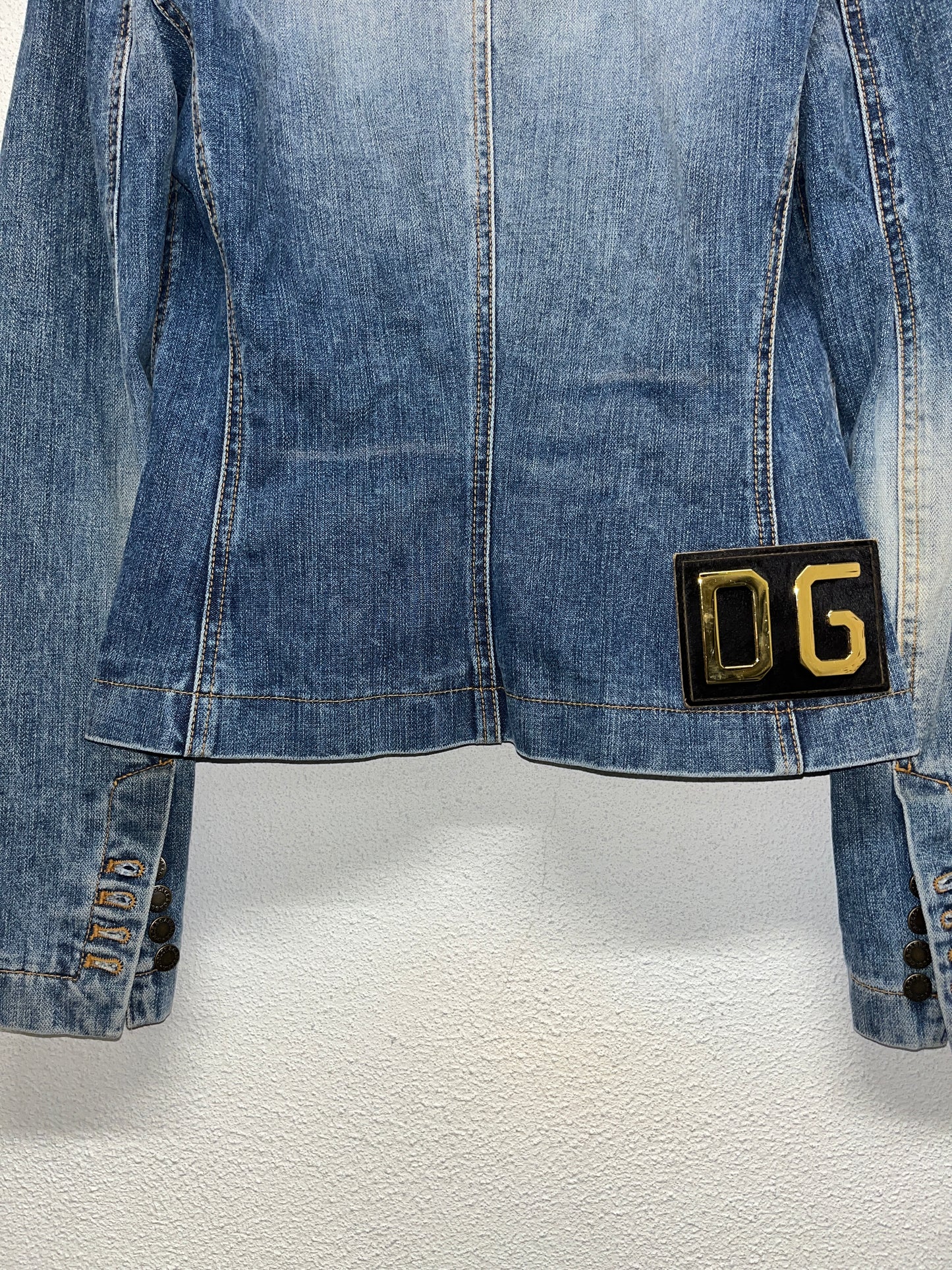 DOLCE & GABBANA distressed denim jacket with logo patch (S)