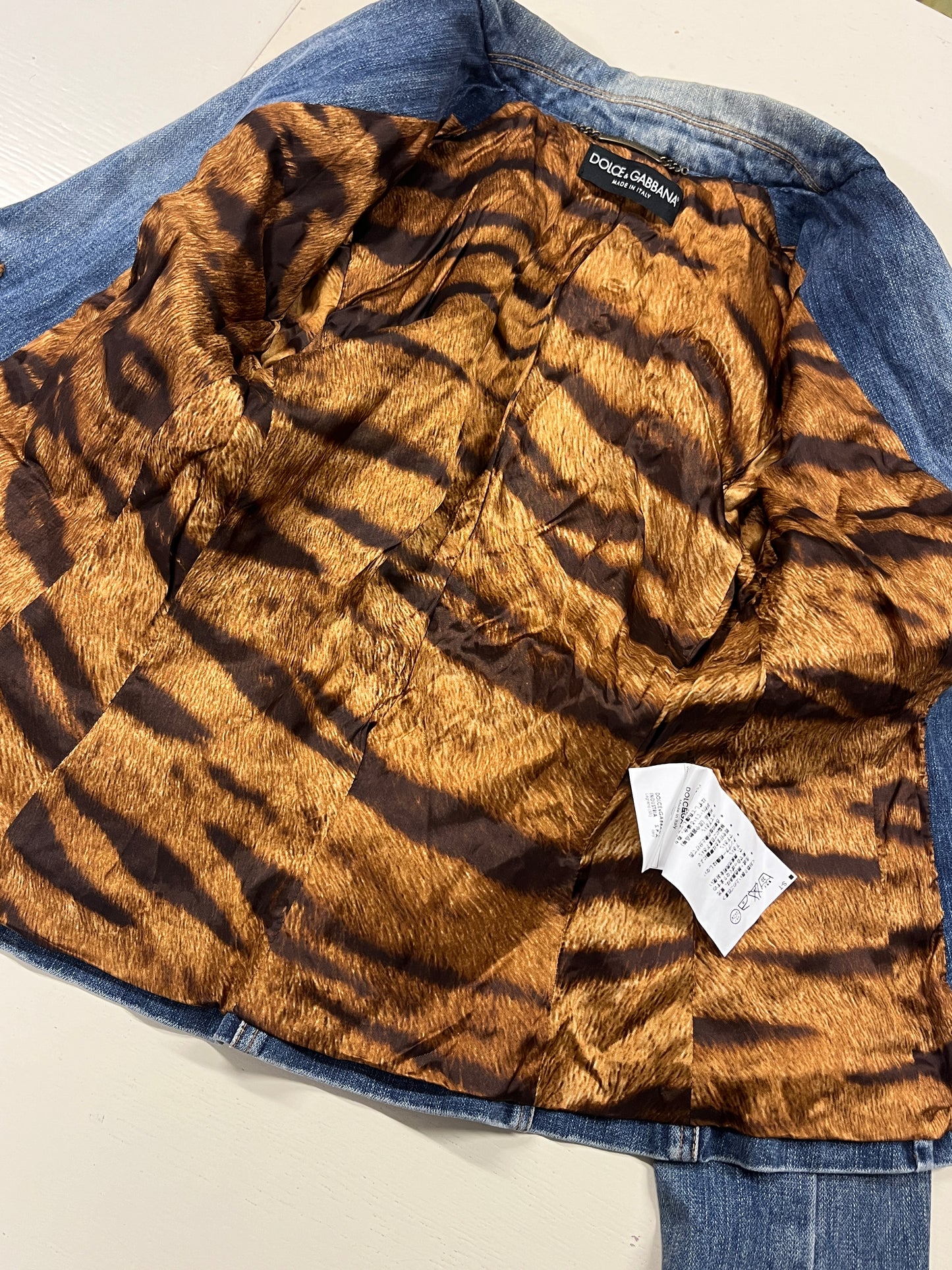 DOLCE & GABBANA distressed denim jacket with logo patch (S)
